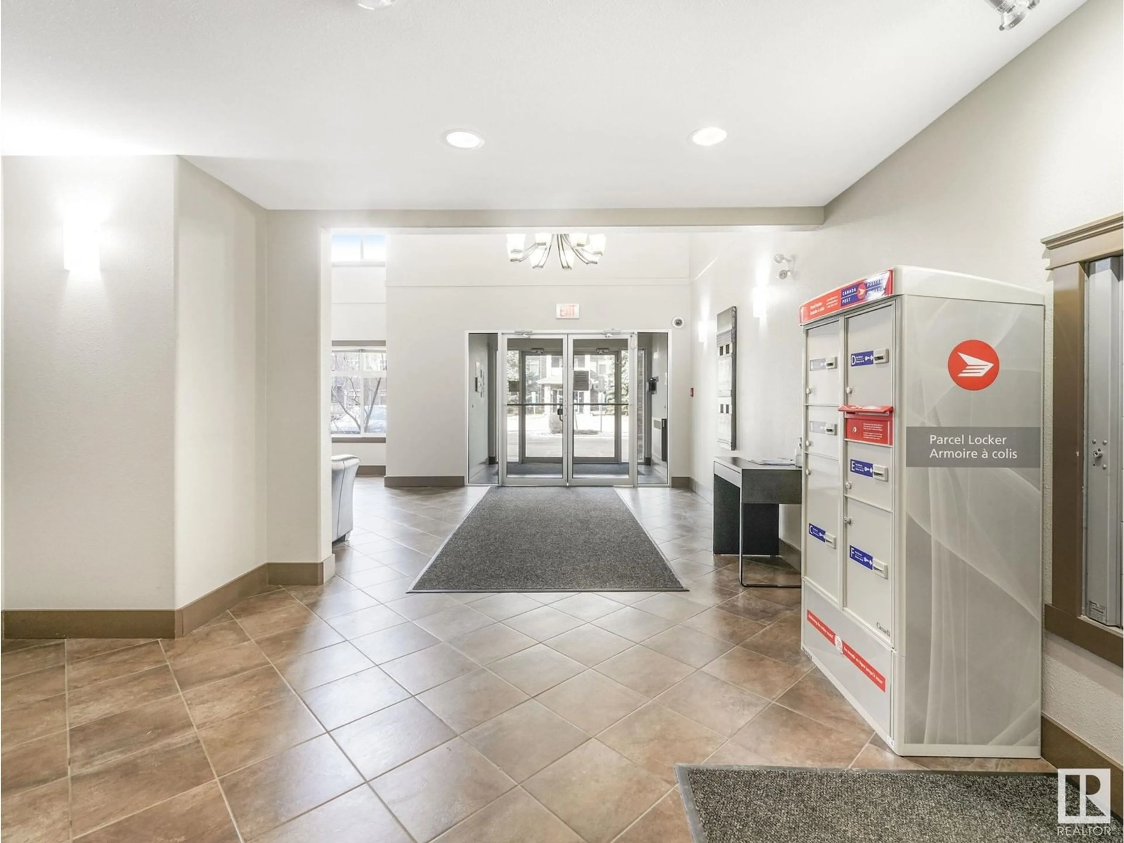 Indoor foyer for 11603 SW - 425 ELLERSLIE RD, Edmonton Alberta T6W0J3
