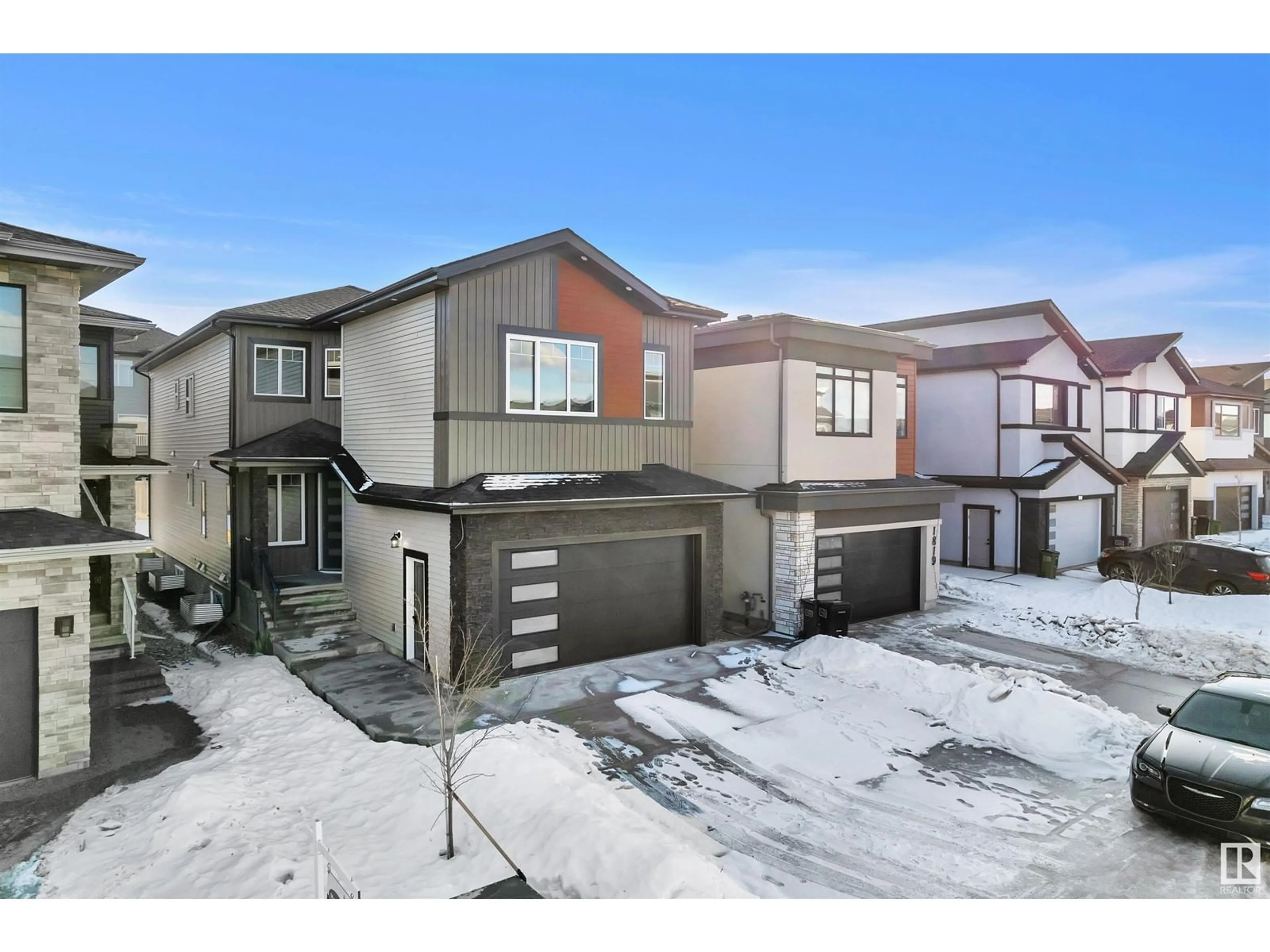 Unknown for 1815 17 AV, Edmonton Alberta T6T2N2
