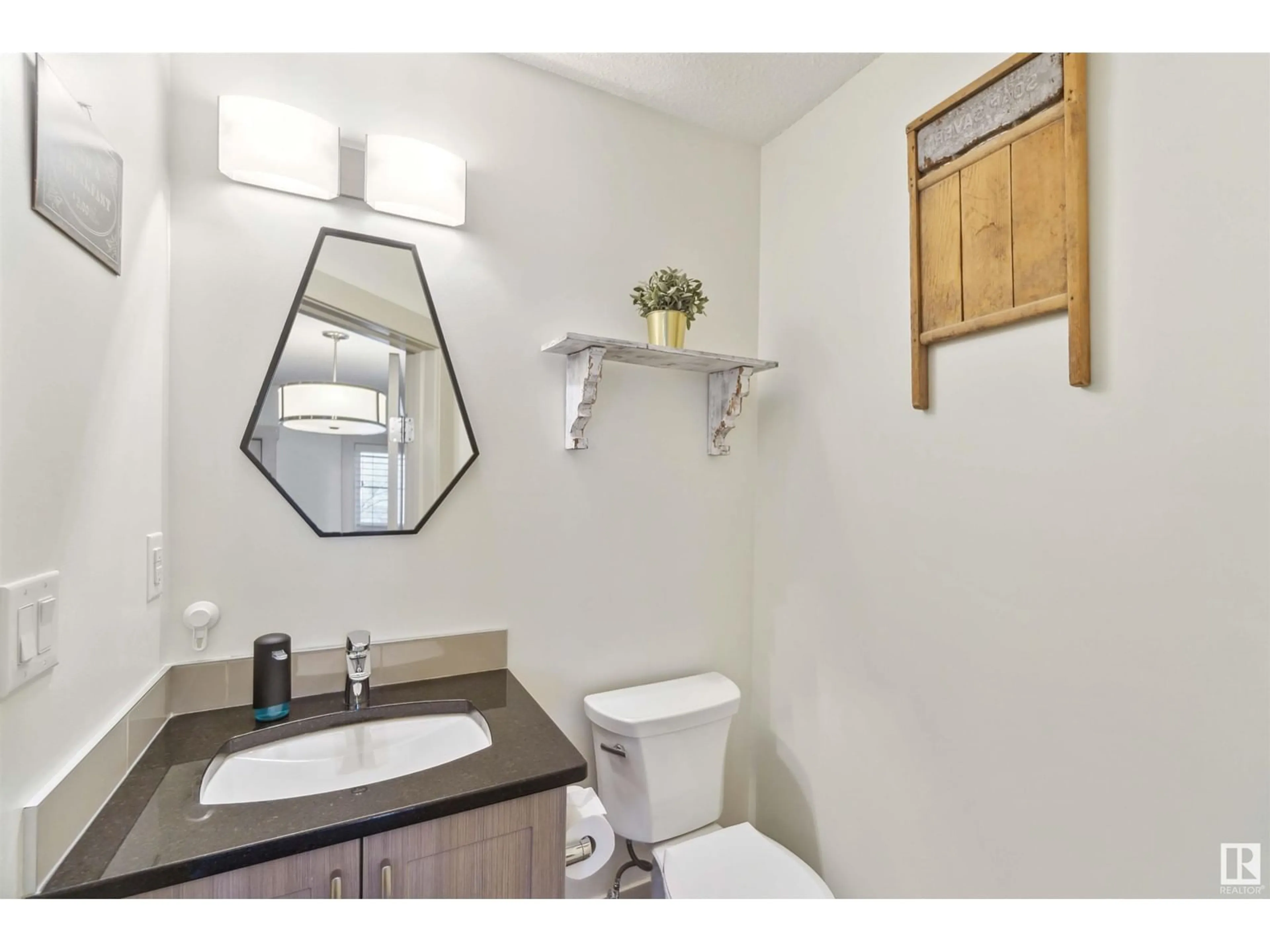 Standard bathroom, ceramic/tile floor for #9 5203 149 AV NW, Edmonton Alberta T5A1V1