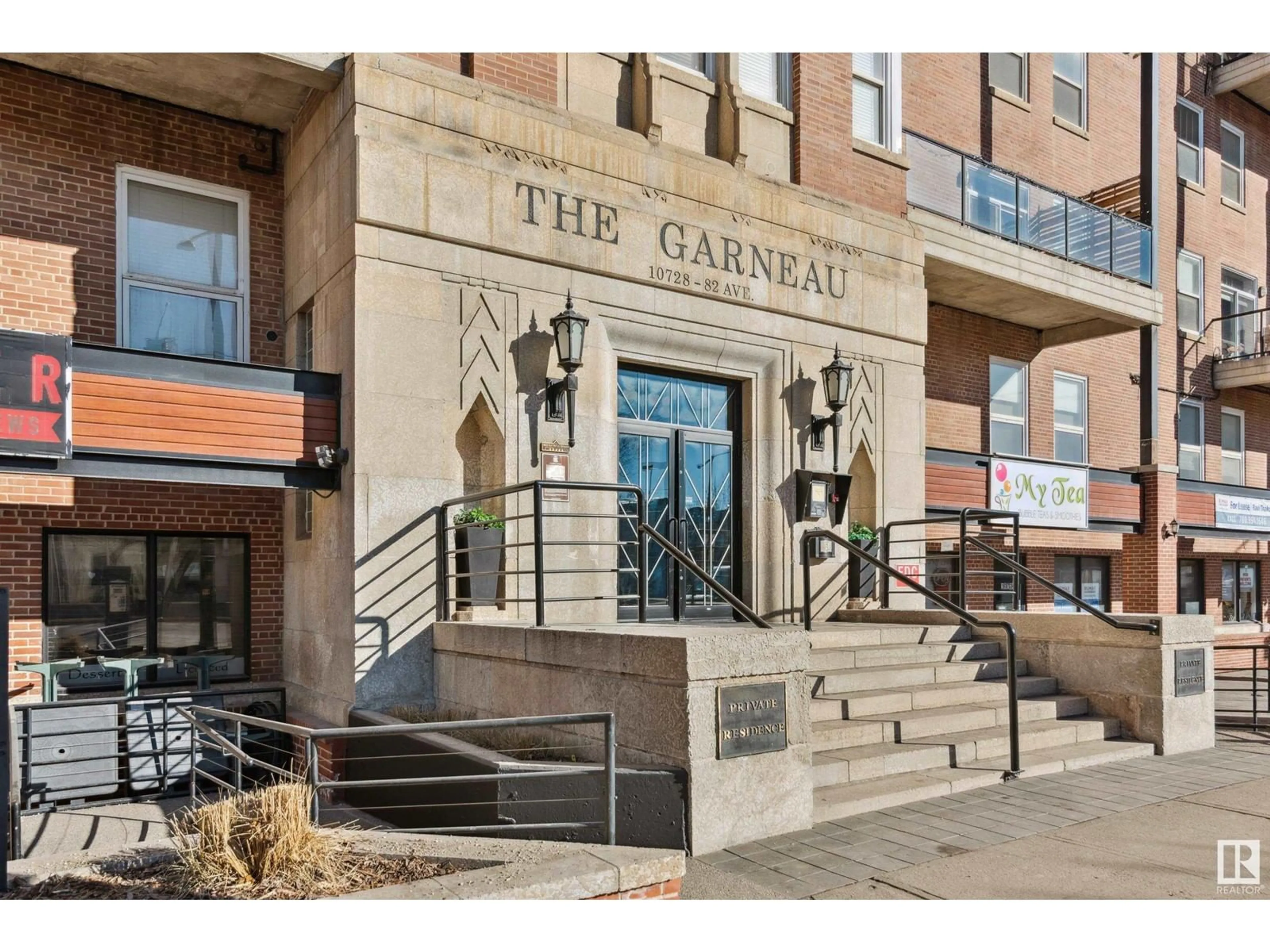 Indoor foyer for 506 - 10728 82 AV, Edmonton Alberta T6E6P5