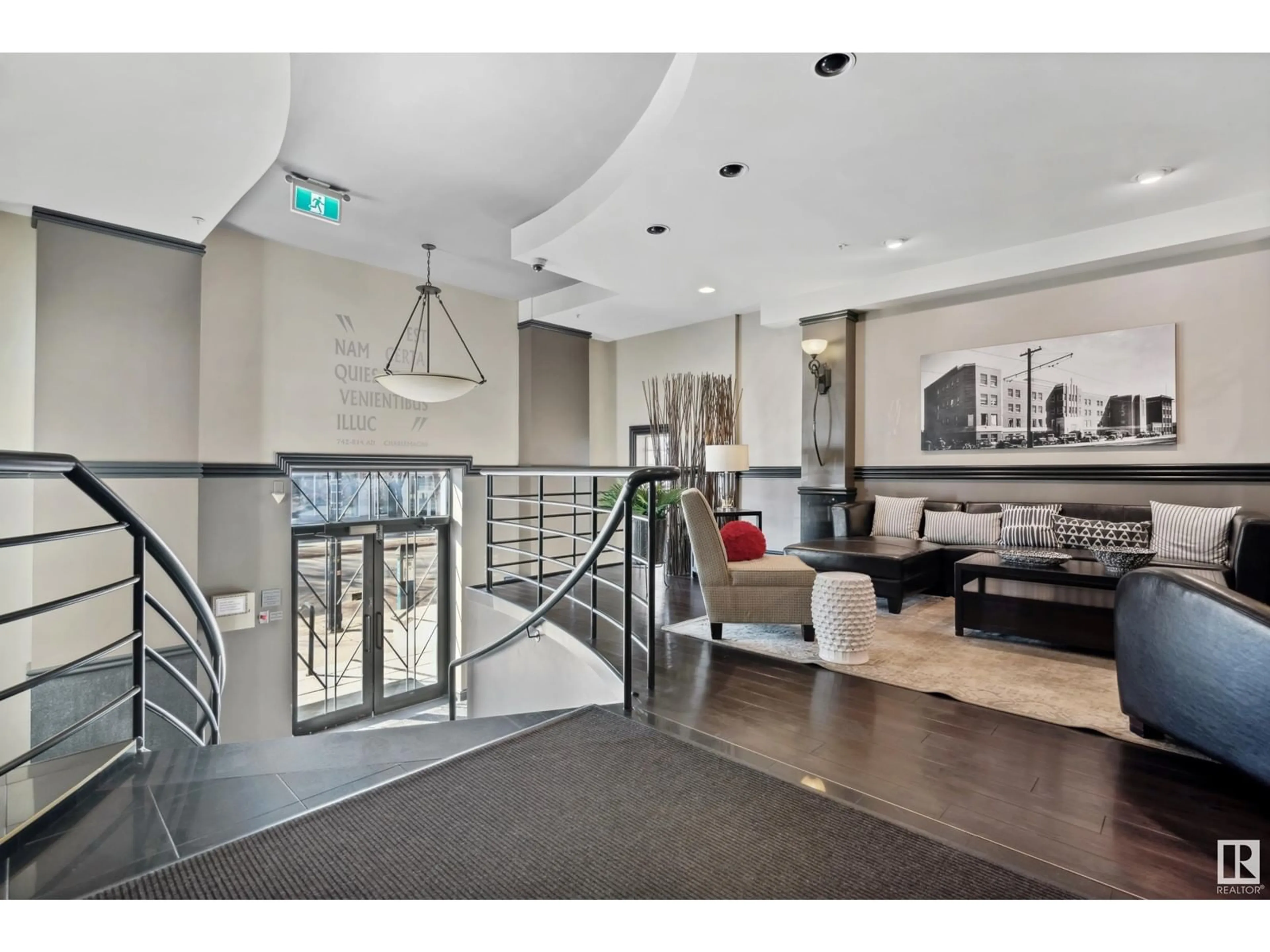 Indoor foyer for 506 - 10728 82 AV, Edmonton Alberta T6E6P5