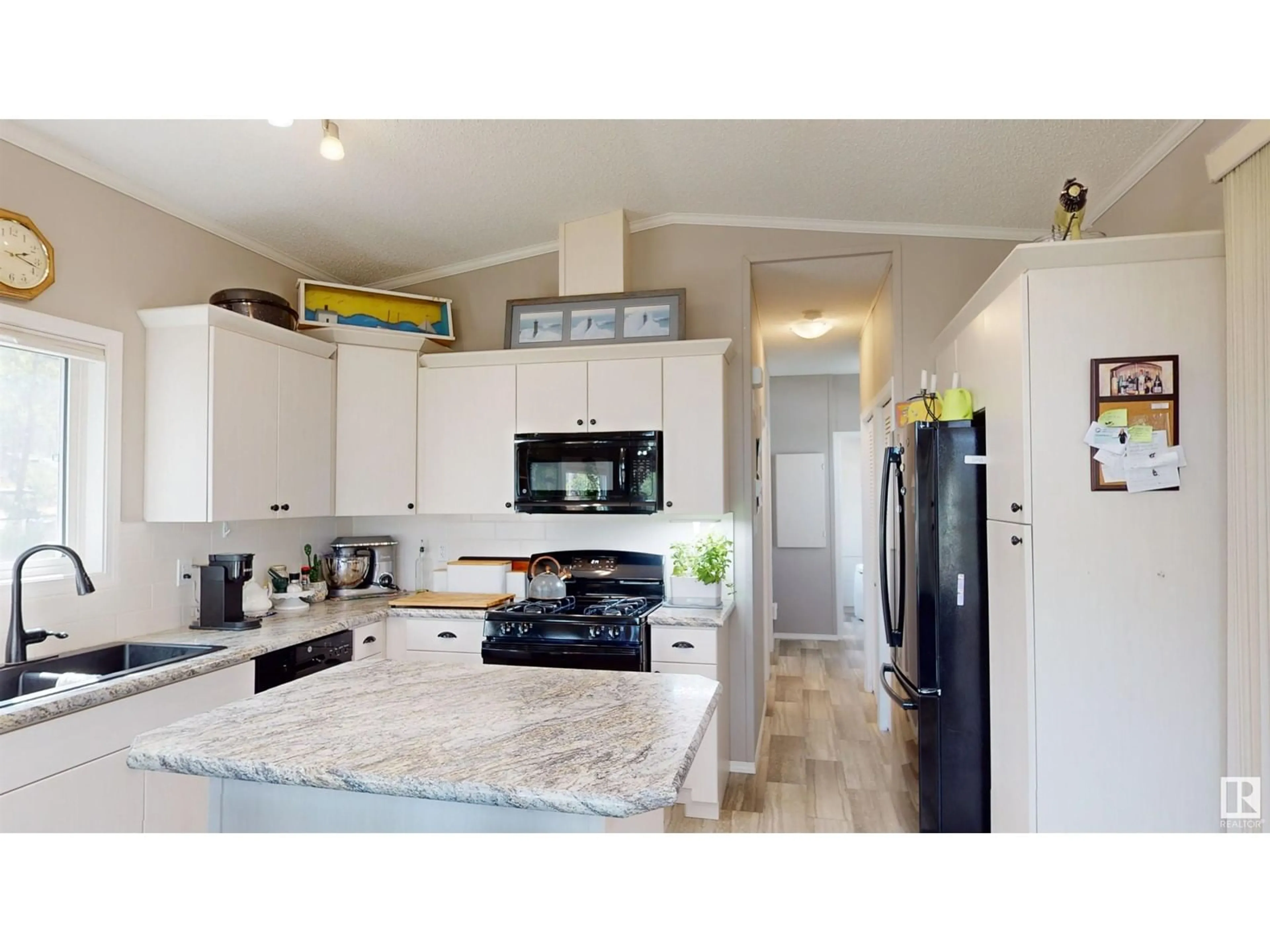 Open concept kitchen, ceramic/tile floor for 53509 RGE RD 60, Rural Parkland County Alberta T0E2B0