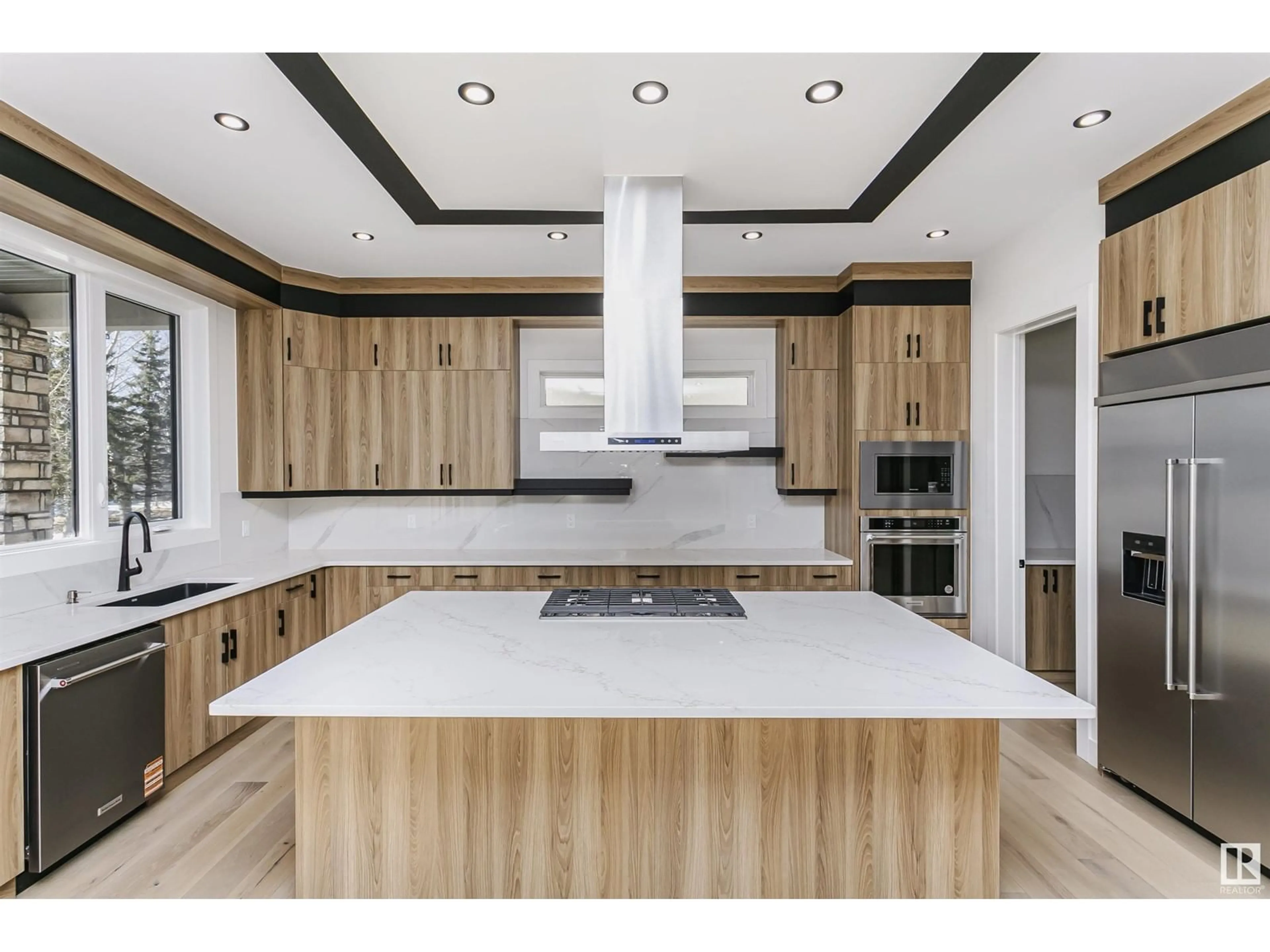 Contemporary kitchen, unknown for 4690 CHEGWIN WYND, Edmonton Alberta T6W4A7