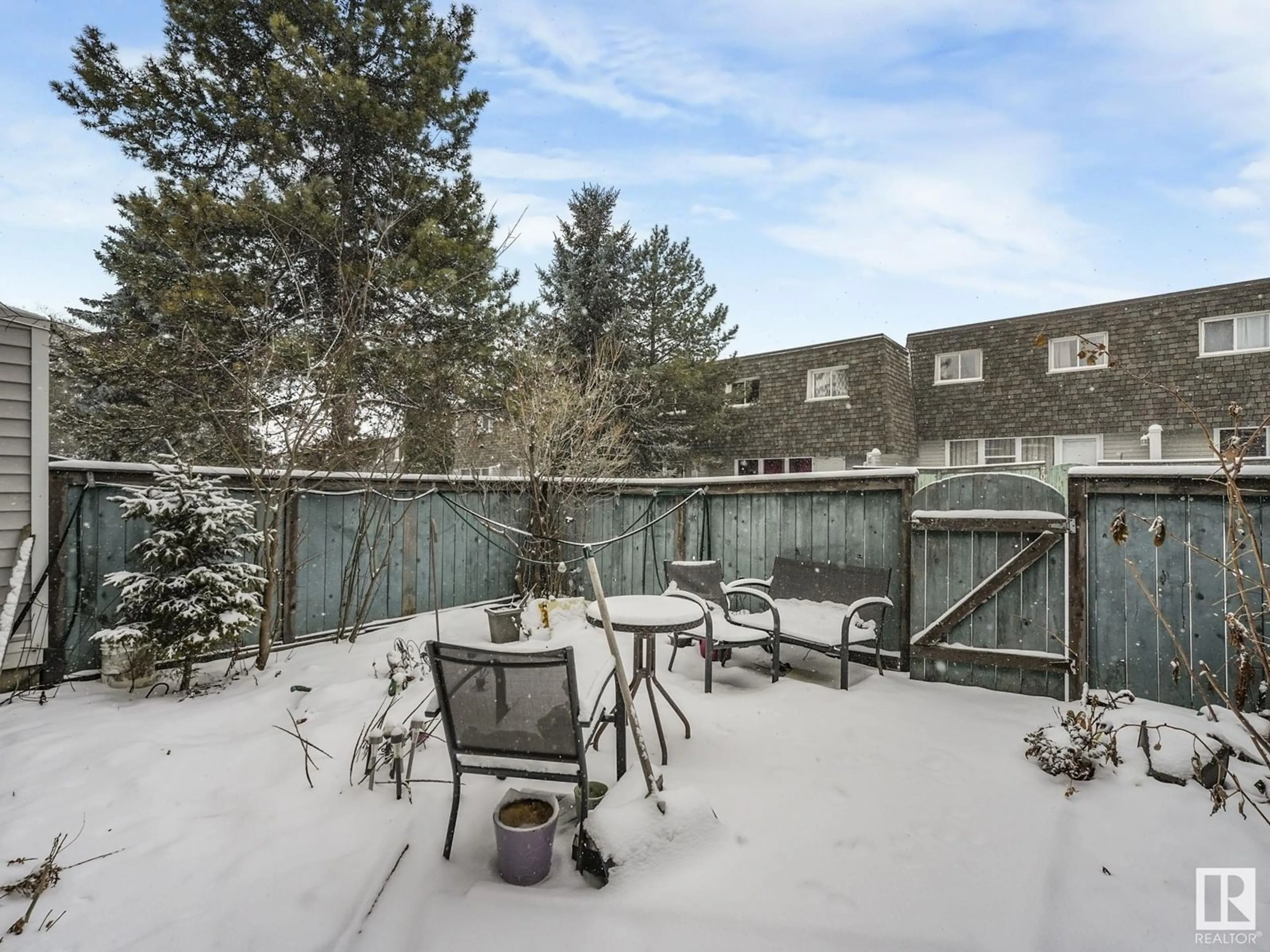 Patio, unknown for 610 VILLAGE ON THE GREEN NW, Edmonton Alberta T5A1H2