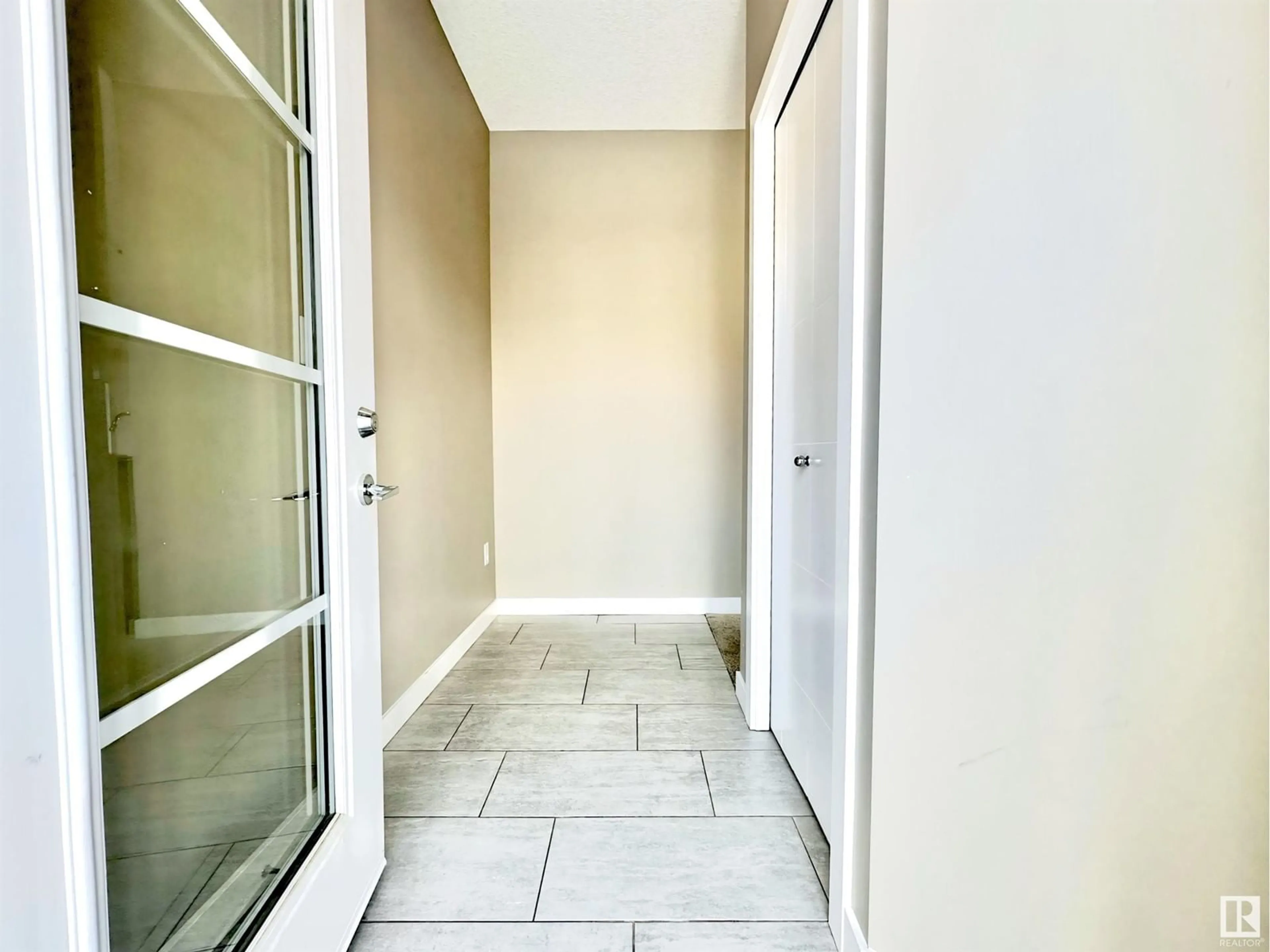 Indoor entryway for #18 1480 WATT DR SW, Edmonton Alberta T6X2G7