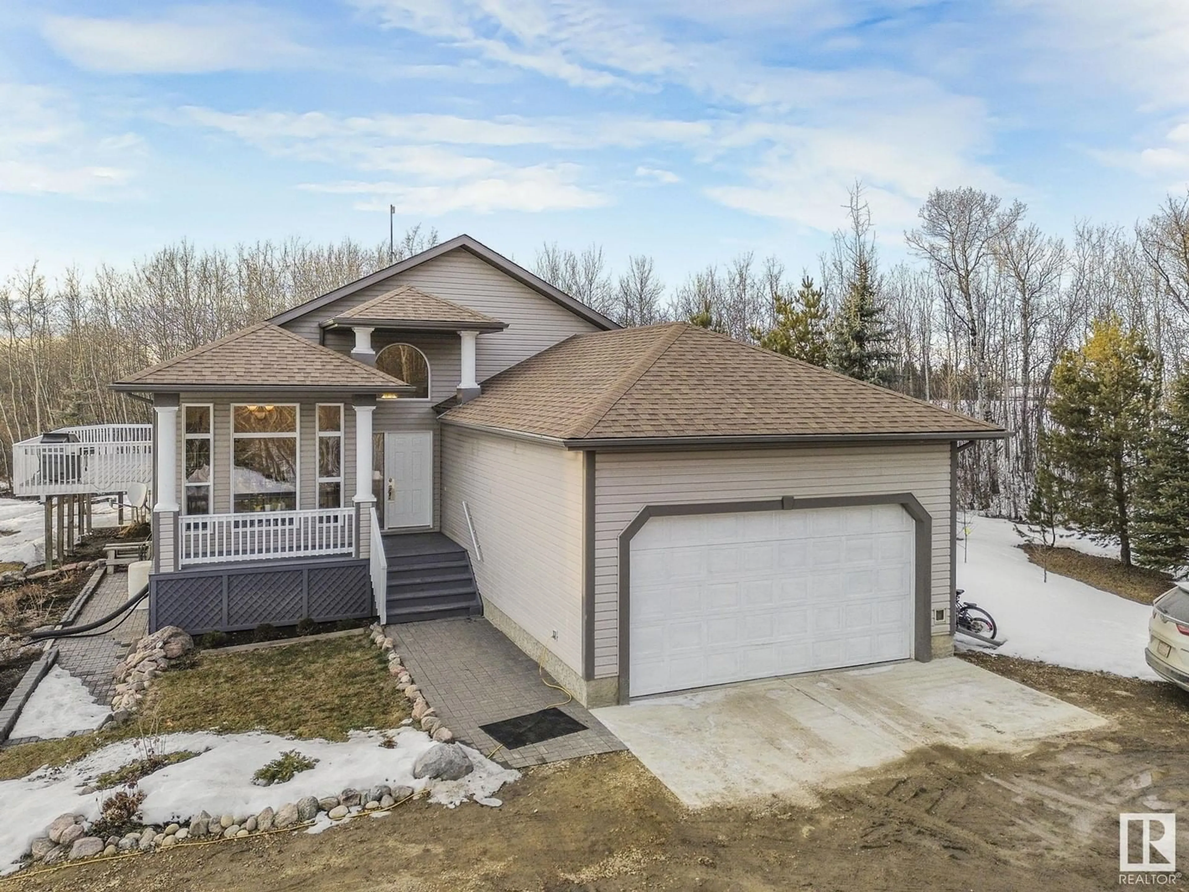 A pic from outside/outdoor area/front of a property/back of a property/a pic from drone, street for 50240 RGE RD 225, Rural Leduc County Alberta T0B3M1