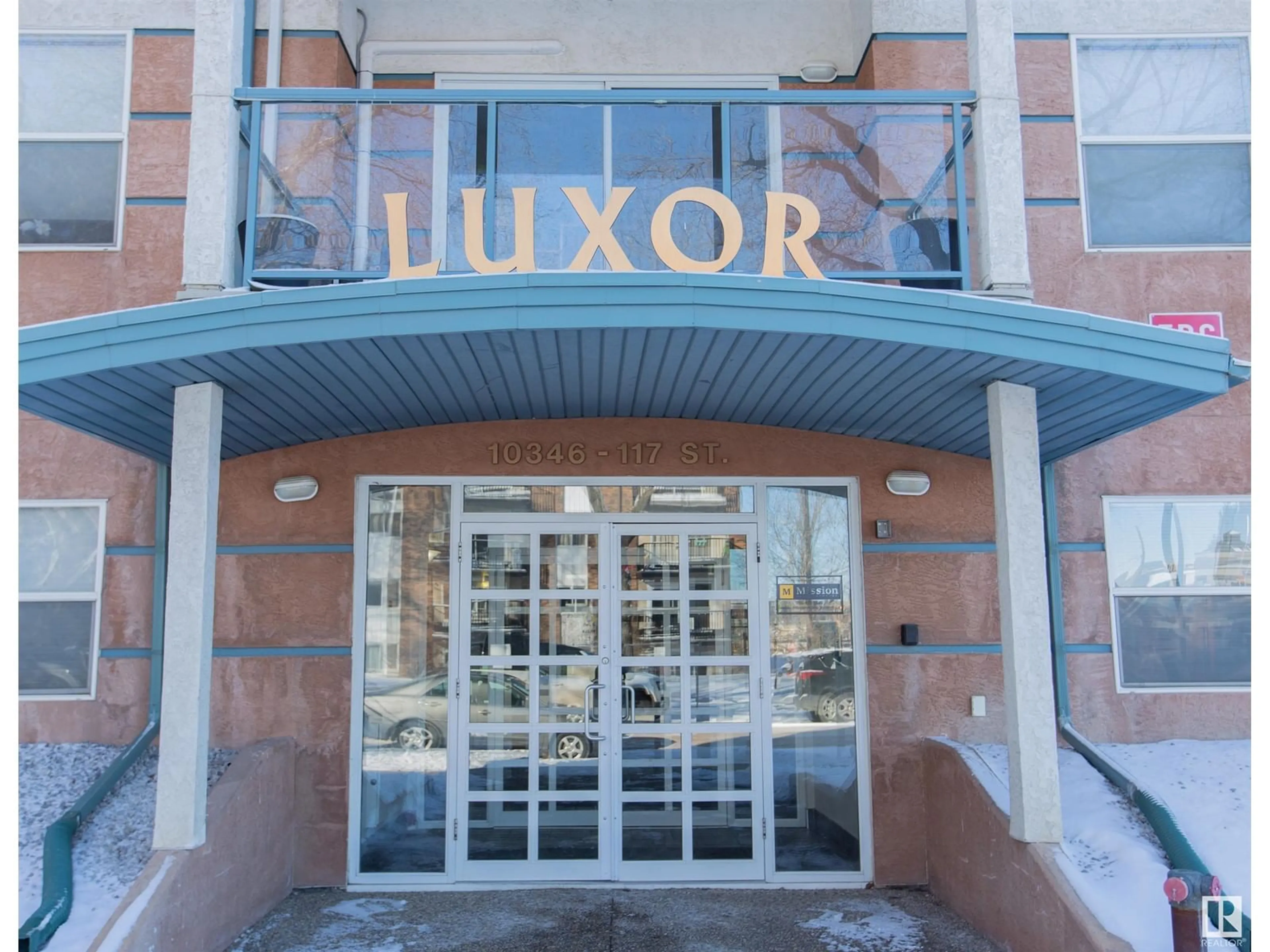 Indoor foyer for #101 - 10346 117 ST, Edmonton Alberta T5K2Y7