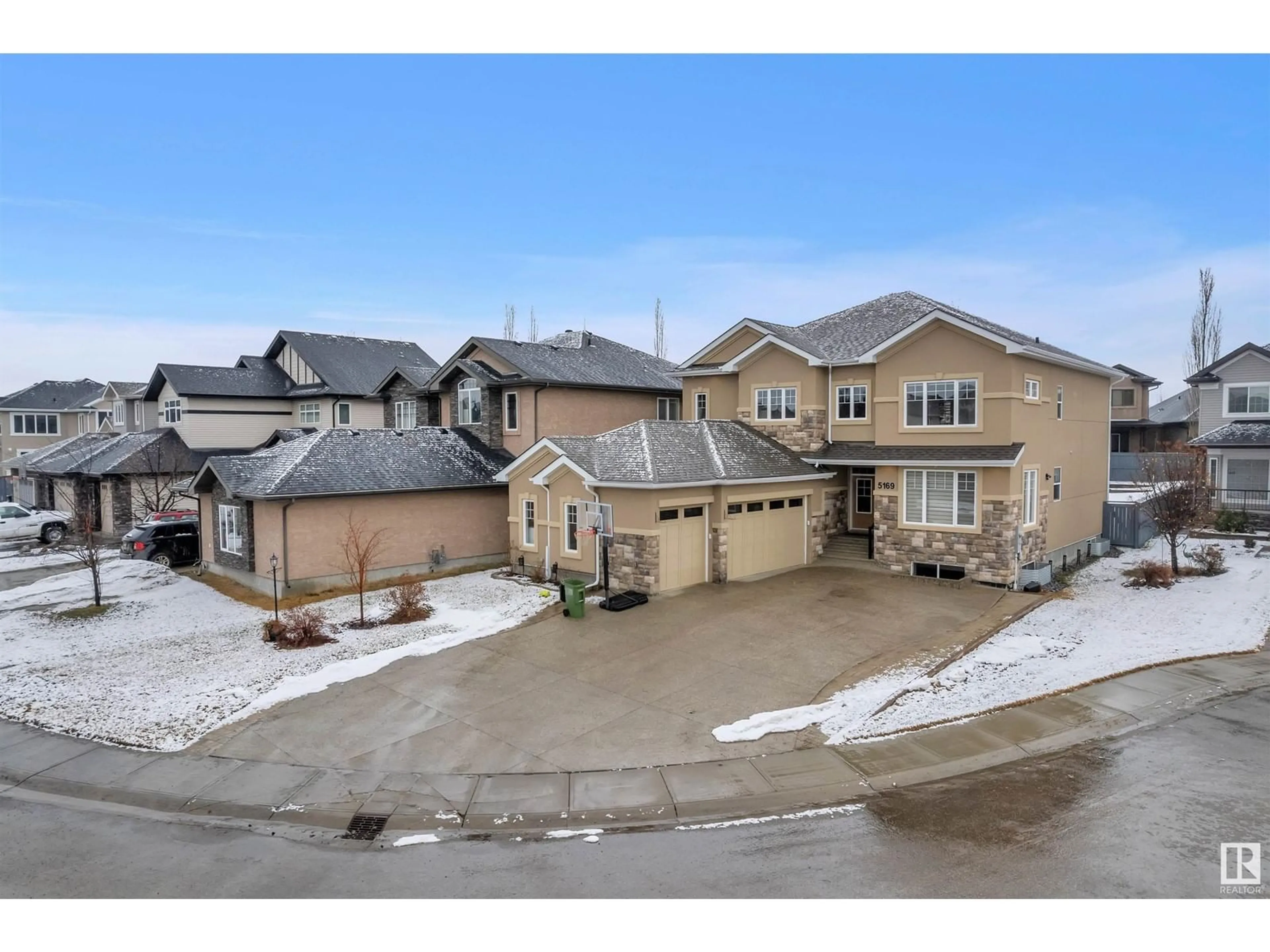 A pic from outside/outdoor area/front of a property/back of a property/a pic from drone, street for 5169 MULLEN RD NW, Edmonton Alberta T6R0R2