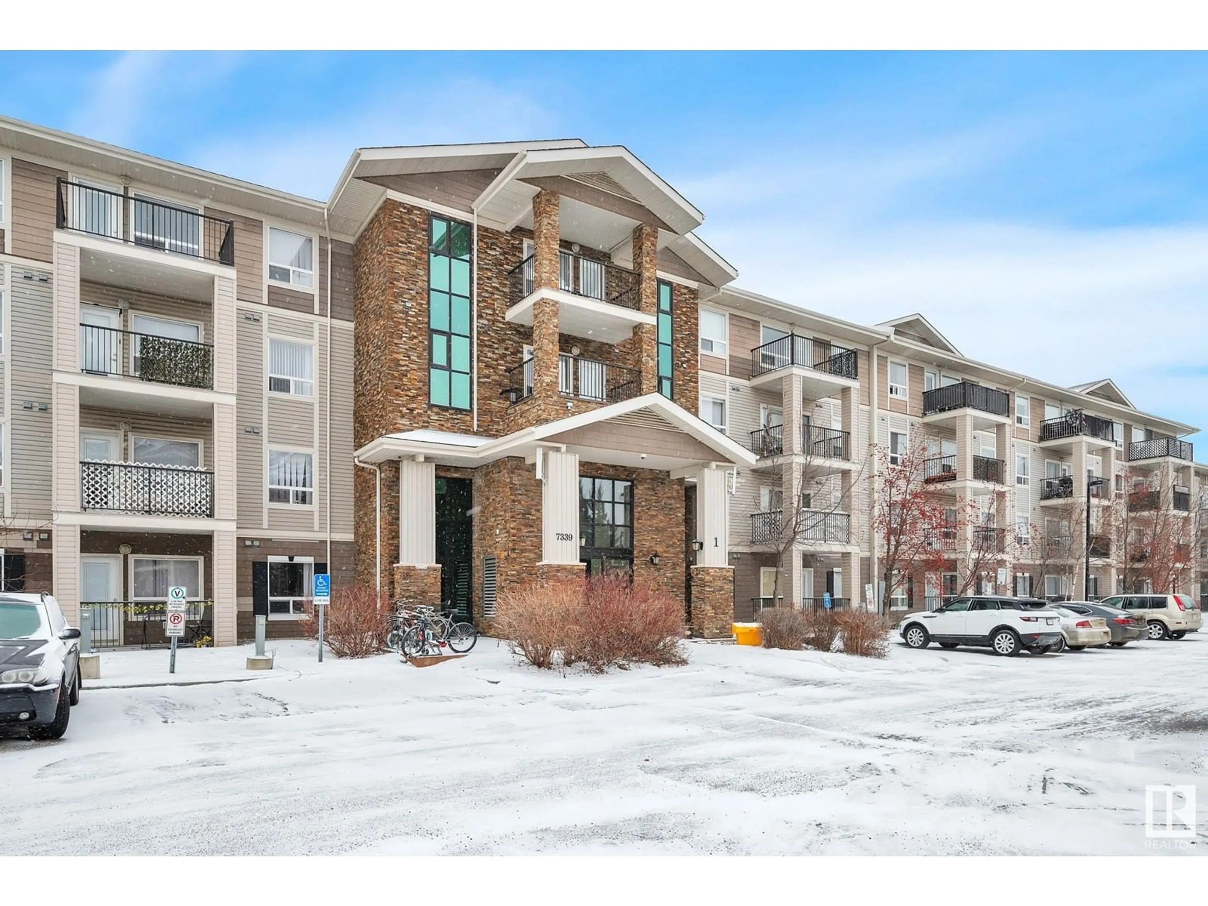 Indoor foyer for #1213 7339 SOUTH TERWILLEGAR DR NW, Edmonton Alberta T6R0E1