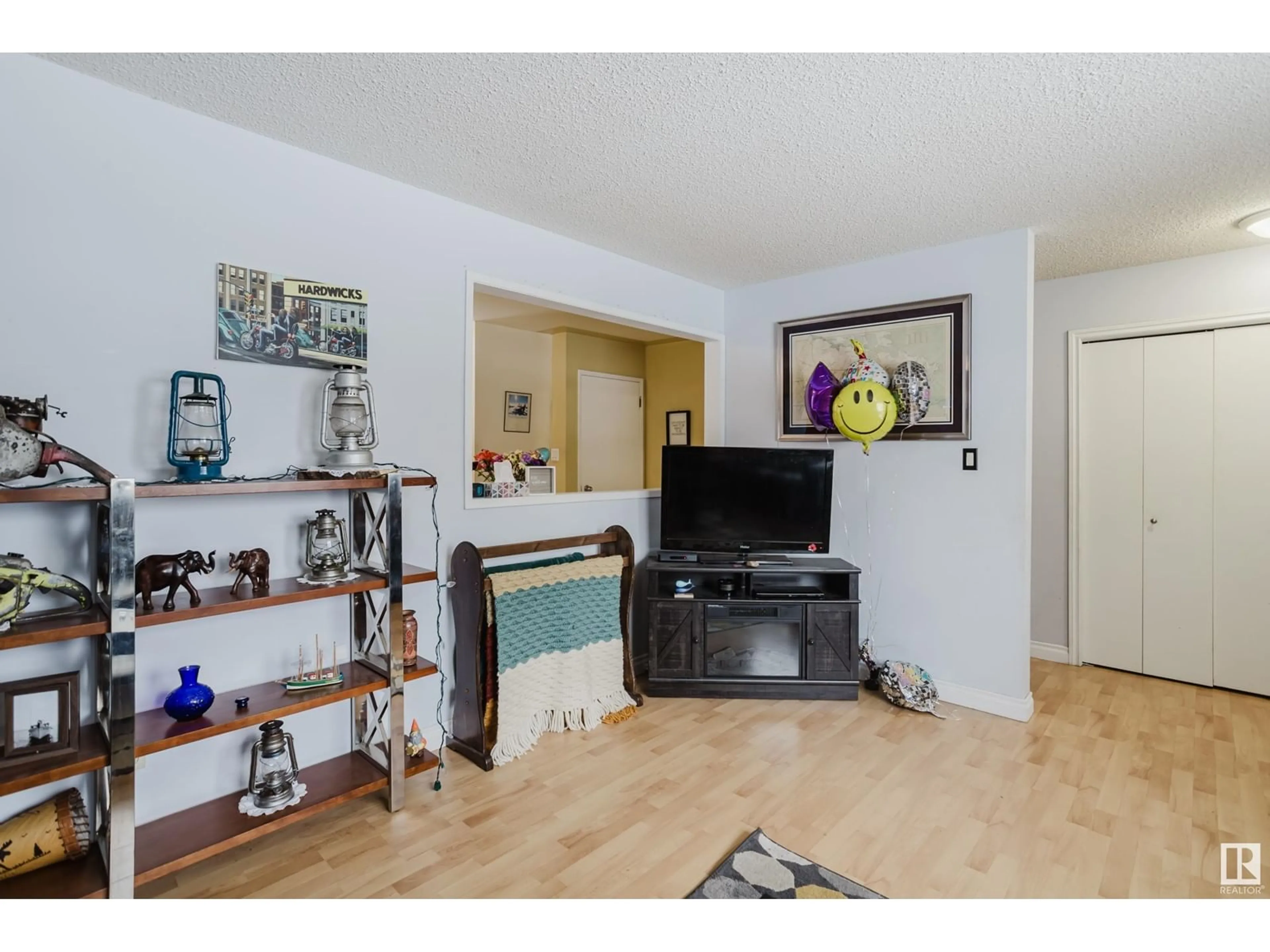 A pic of a room for 1115 87 ST NW, Edmonton Alberta T6K1X9