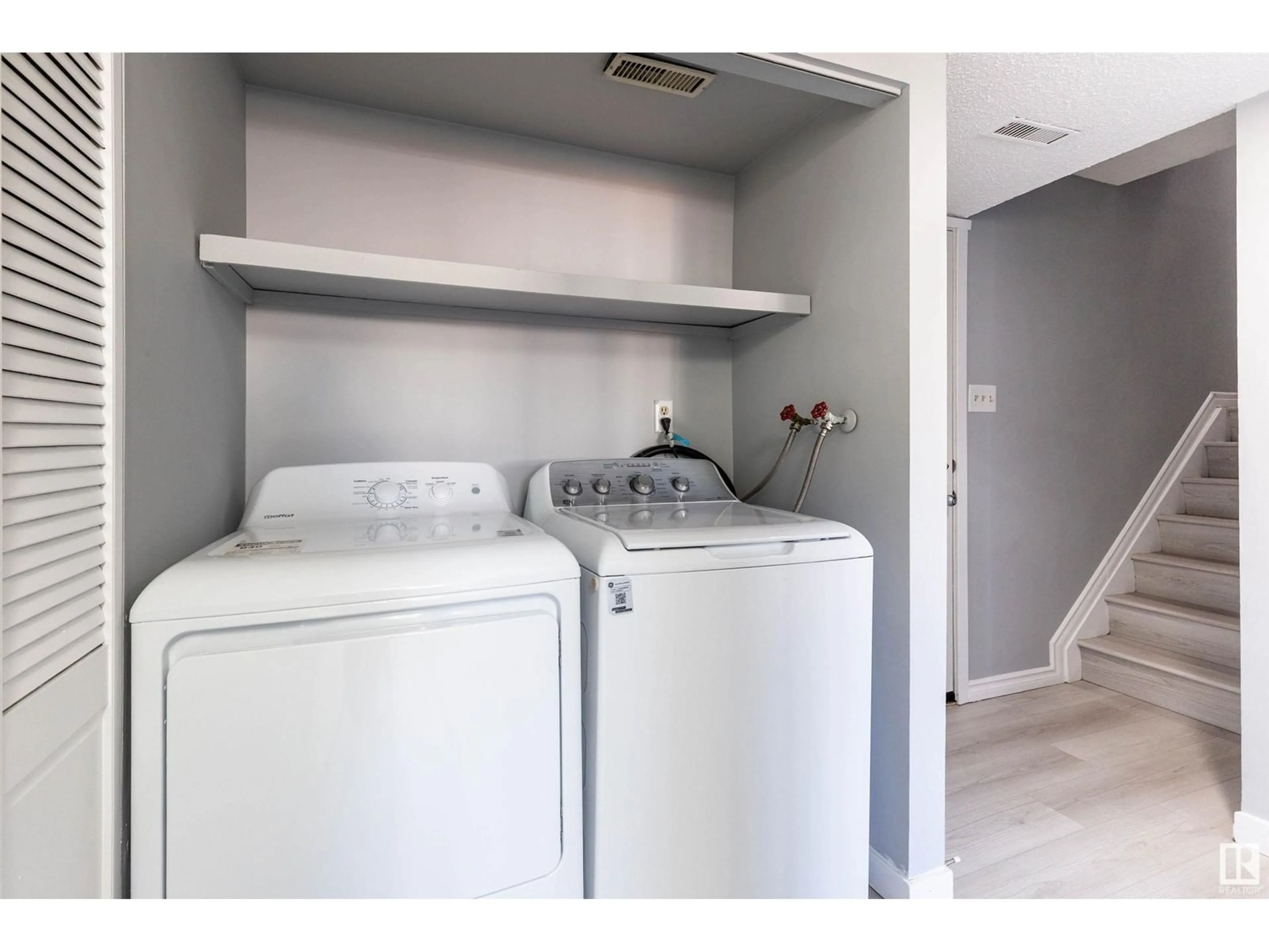 Laundry room for 1410 LAKEWOOD W NW, Edmonton Alberta T6K3M2