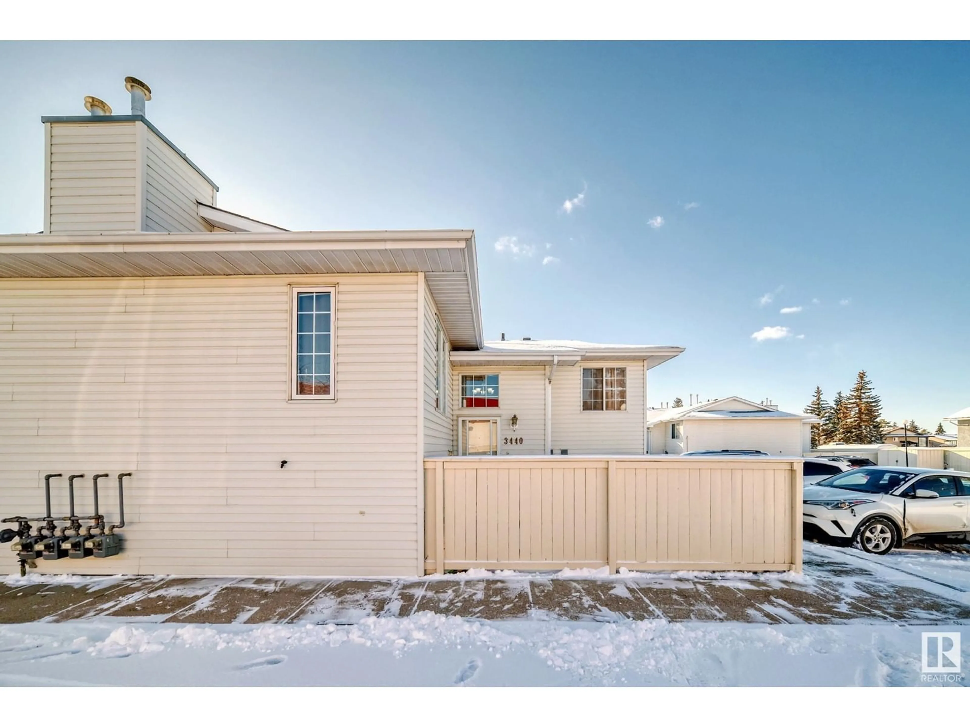 Unknown for 3440 43 AV NW, Edmonton Alberta T6L6W9