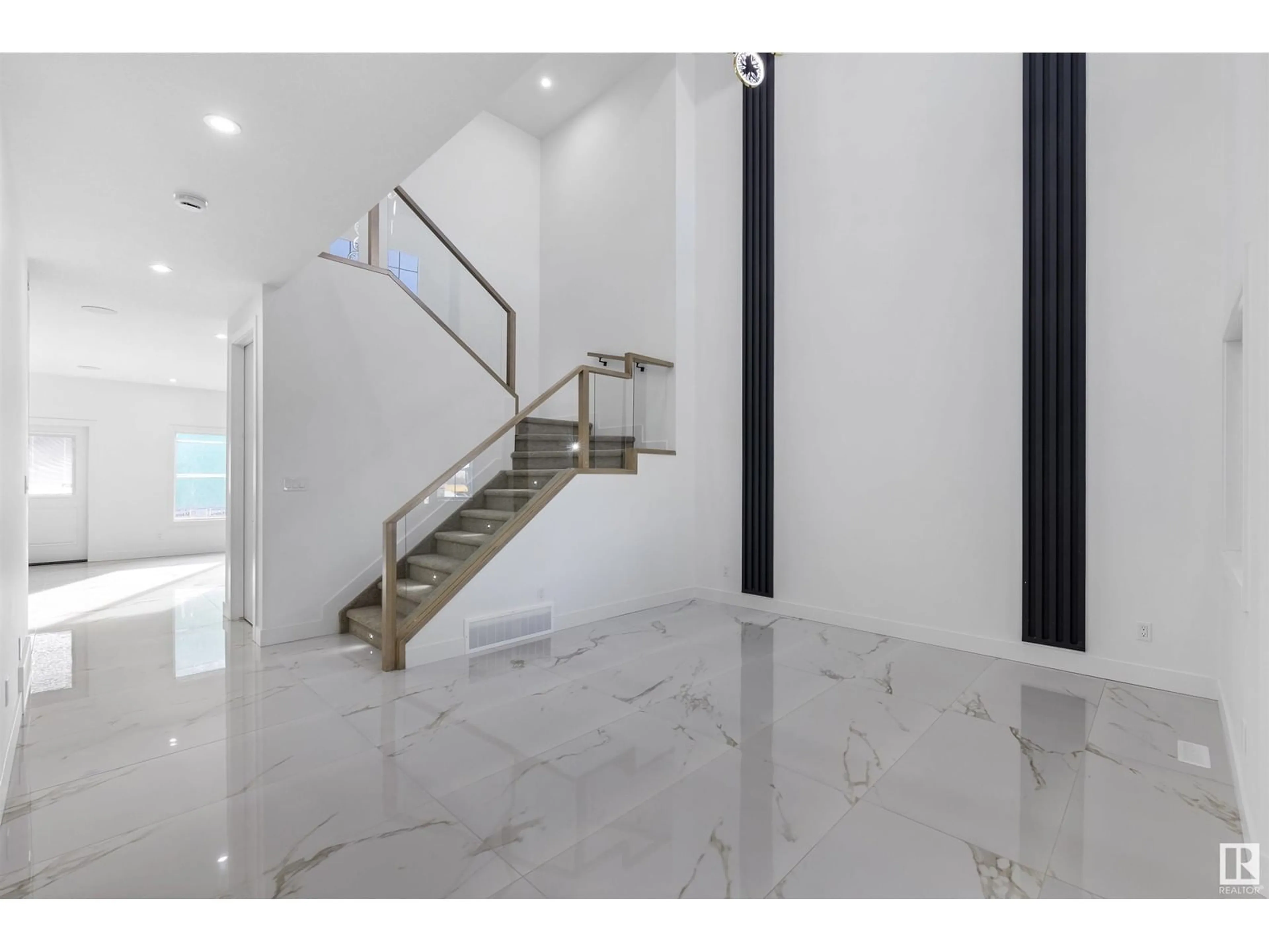 Indoor foyer for NE - 6309 17 ST, Rural Leduc County Alberta T4X3C8
