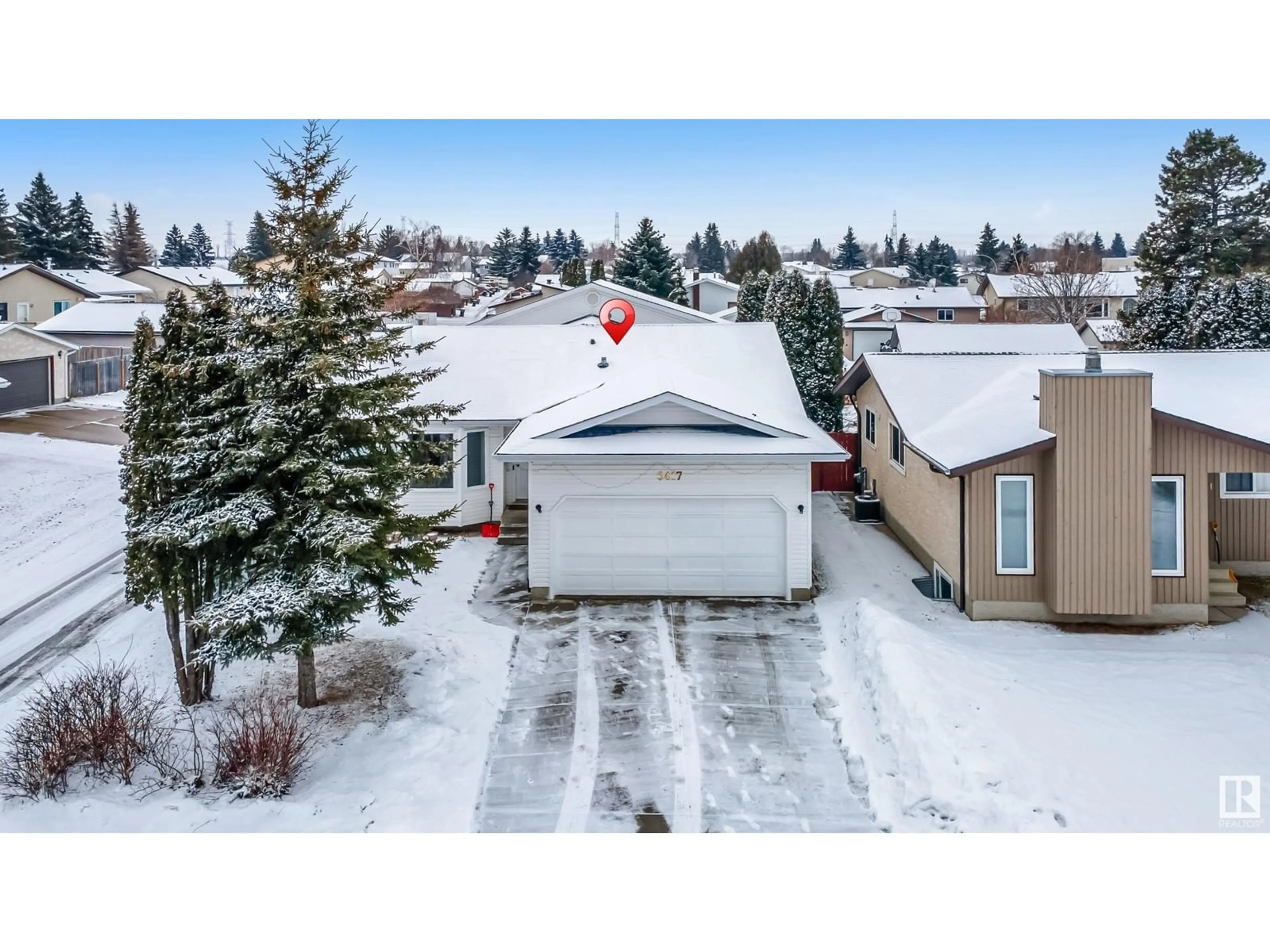 A pic from outside/outdoor area/front of a property/back of a property/a pic from drone, street for 5417 14A AV NW, Edmonton Alberta T6L3B6