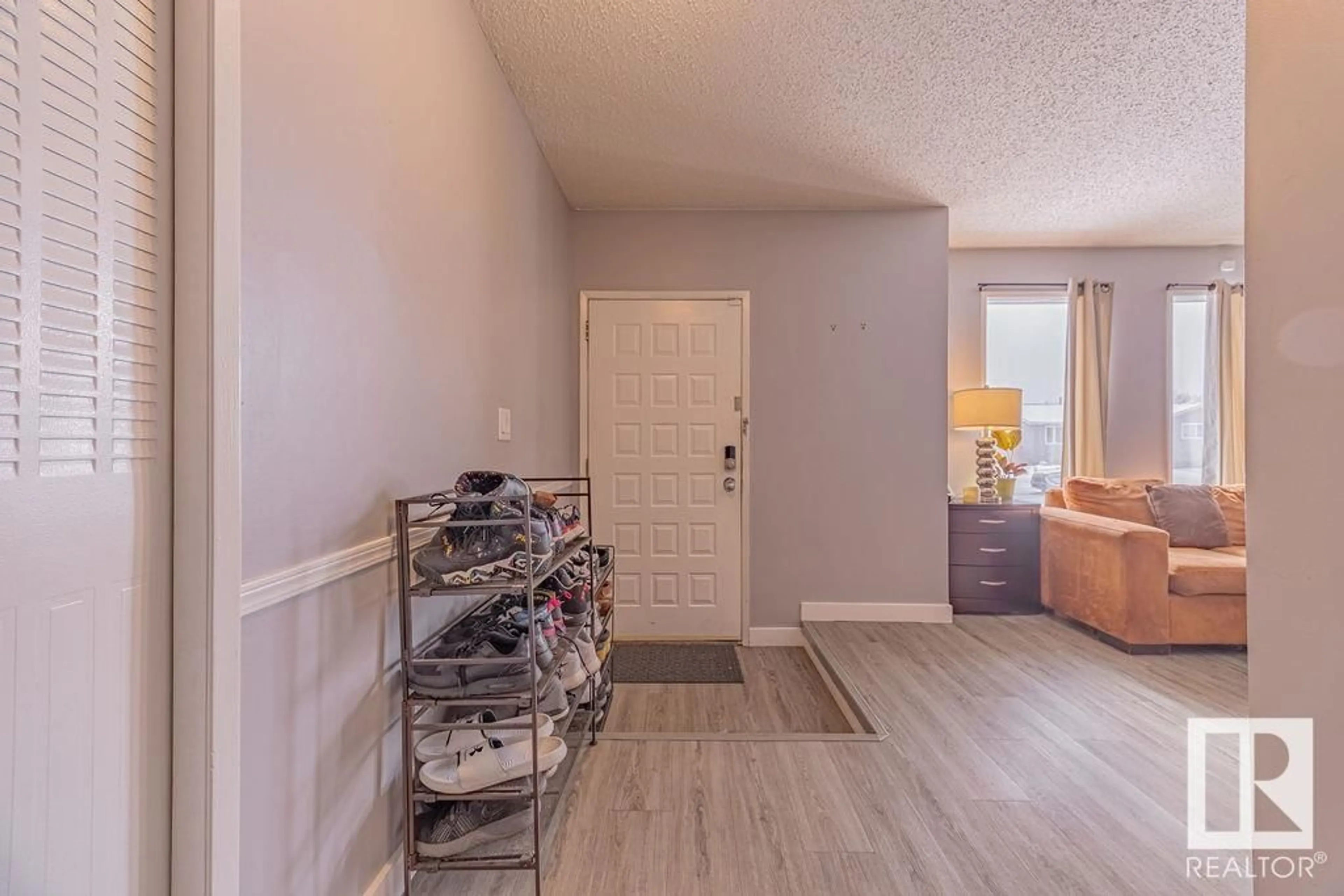Indoor entryway for 4122 134A AV, Edmonton Alberta T5A2N5