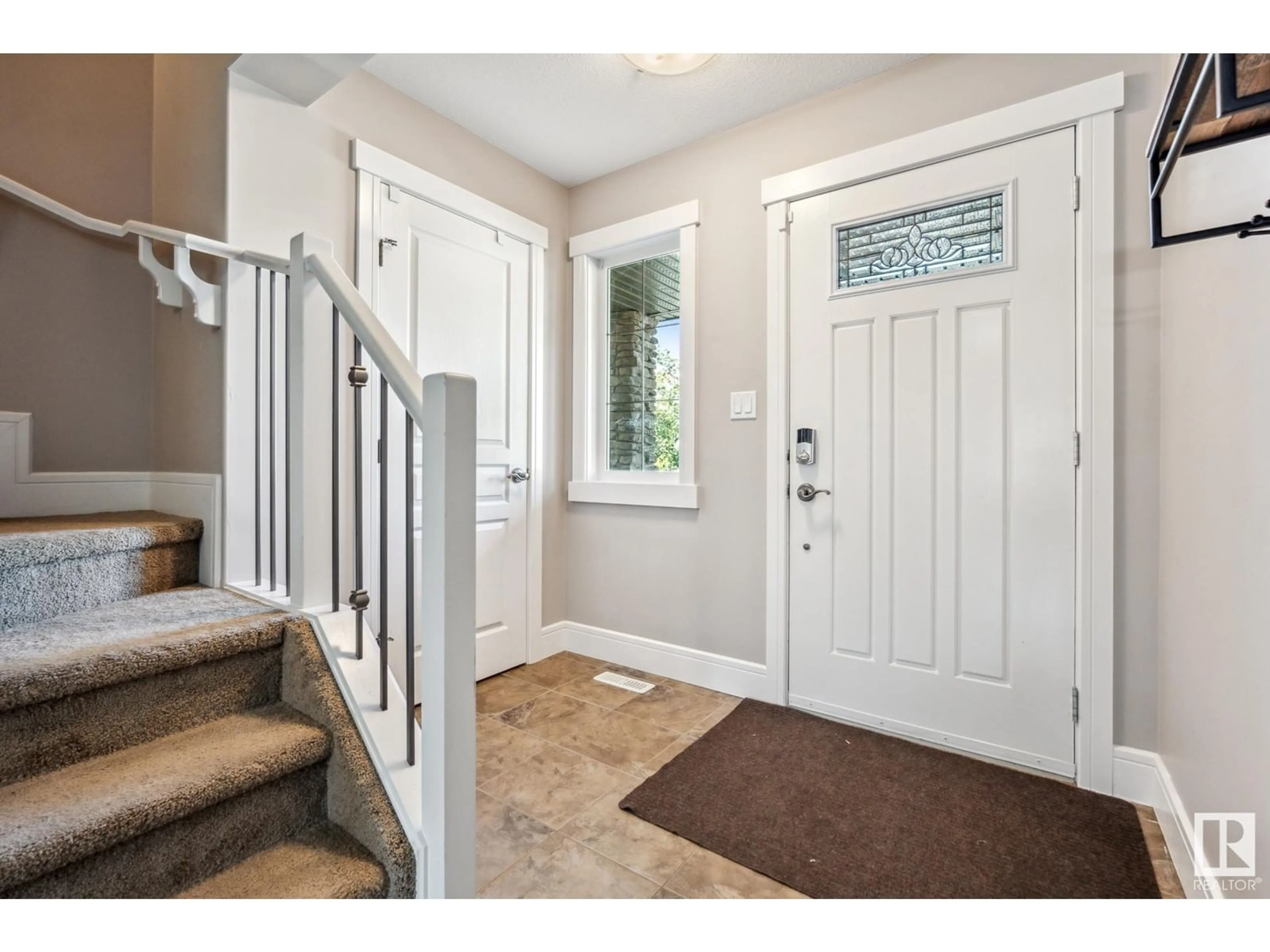 Indoor entryway for 2821 21A AV, Edmonton Alberta T6T0K2