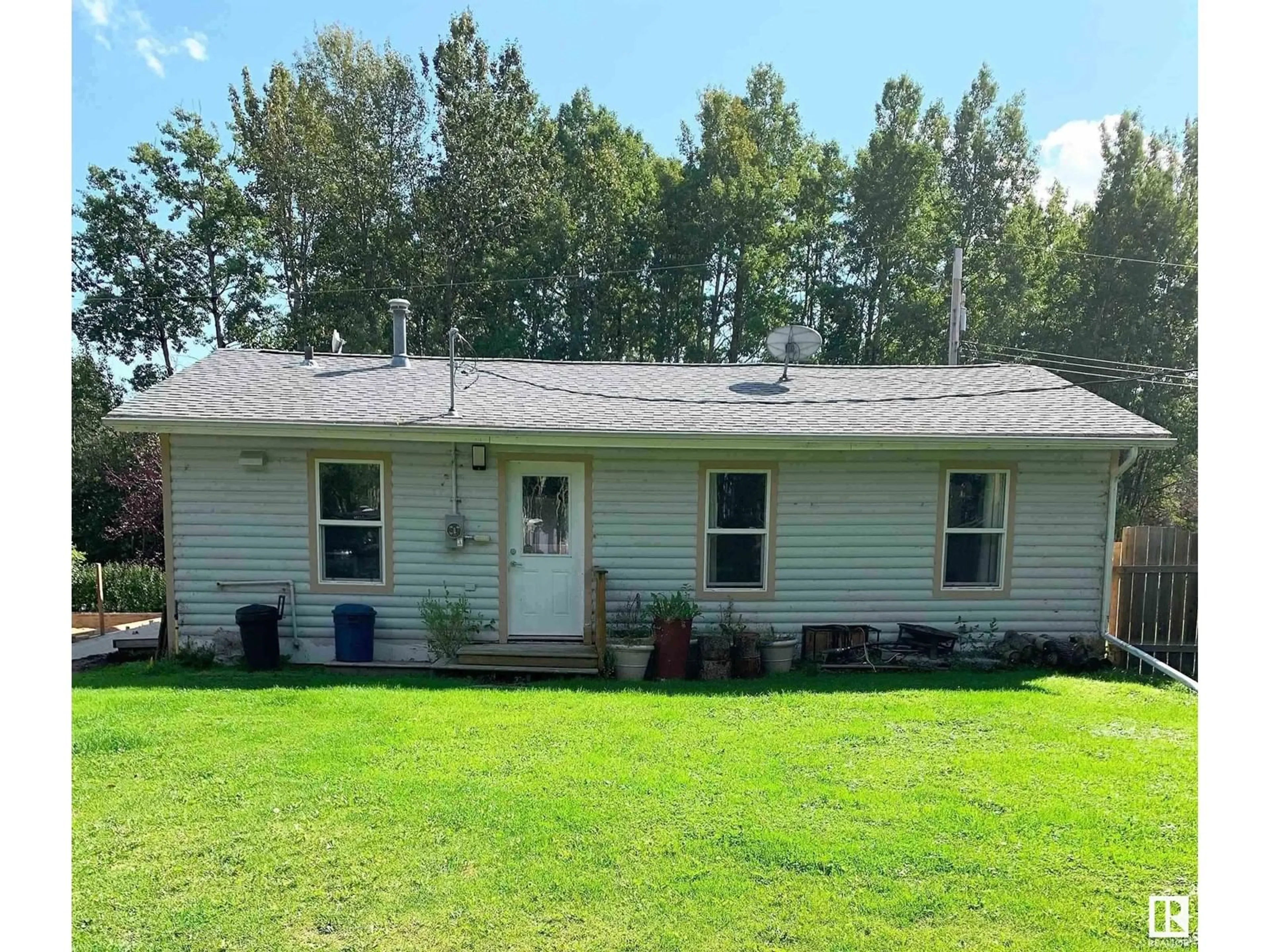 Home with vinyl exterior material, unknown for 47436 - 1270 RR 15 MISSION BEACH, Rural Leduc County Alberta T0C2P0