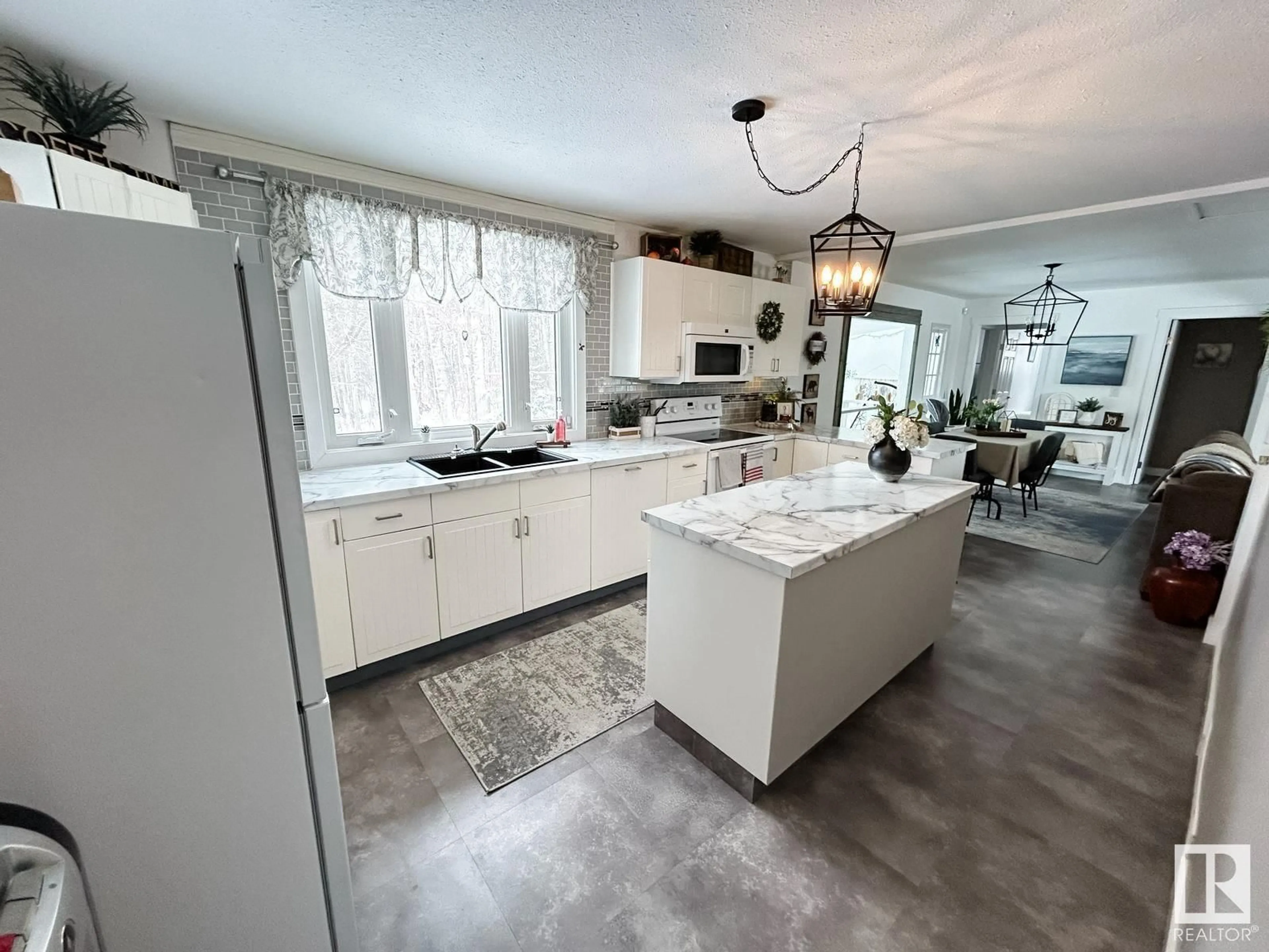 Open concept kitchen, ceramic/tile floor for 7031 TWP RD 500, Rural Brazeau County Alberta T0E1Z0