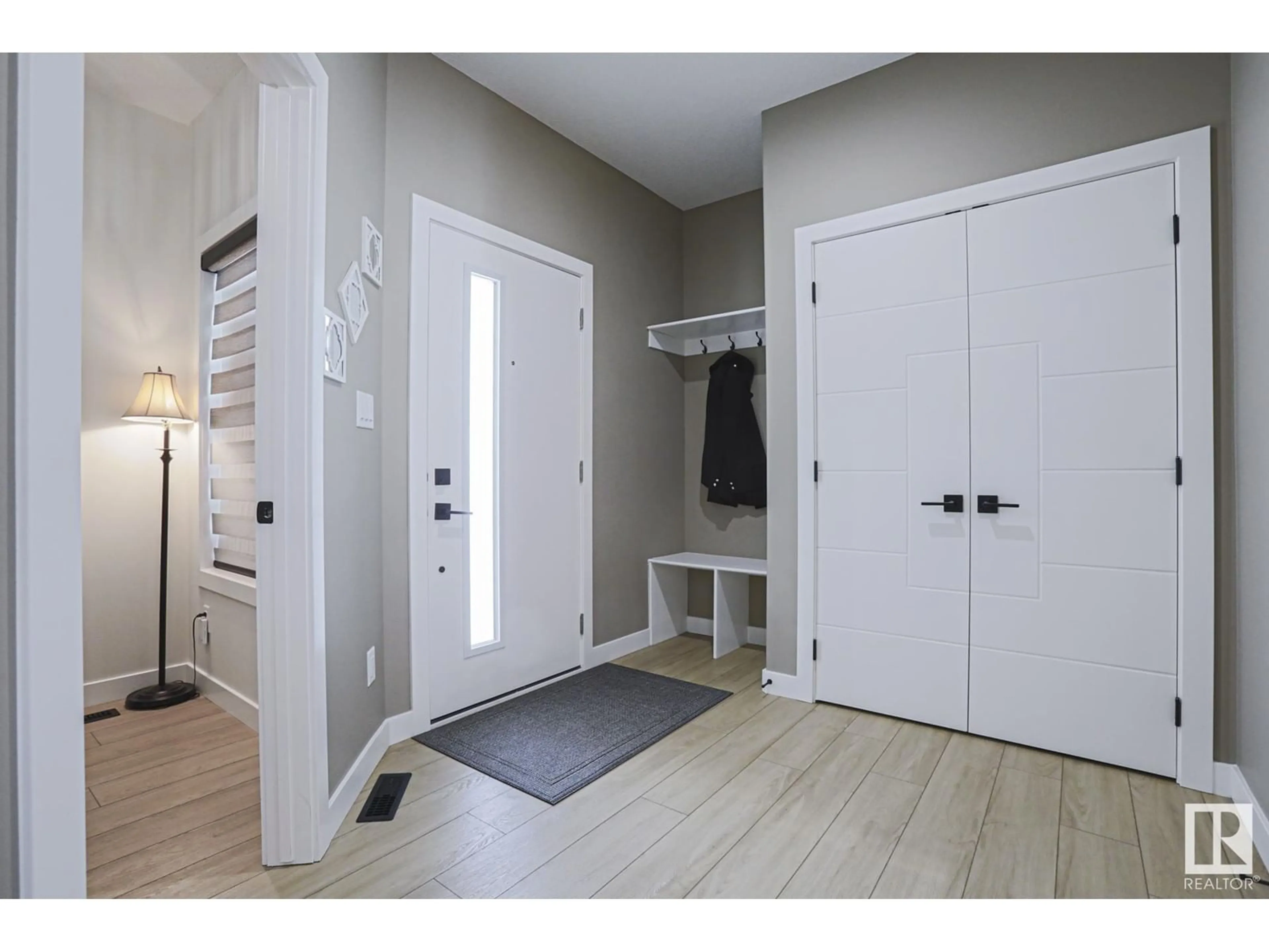 Indoor entryway for 84 MEADOWLAND WY, Spruce Grove Alberta T7X0S4