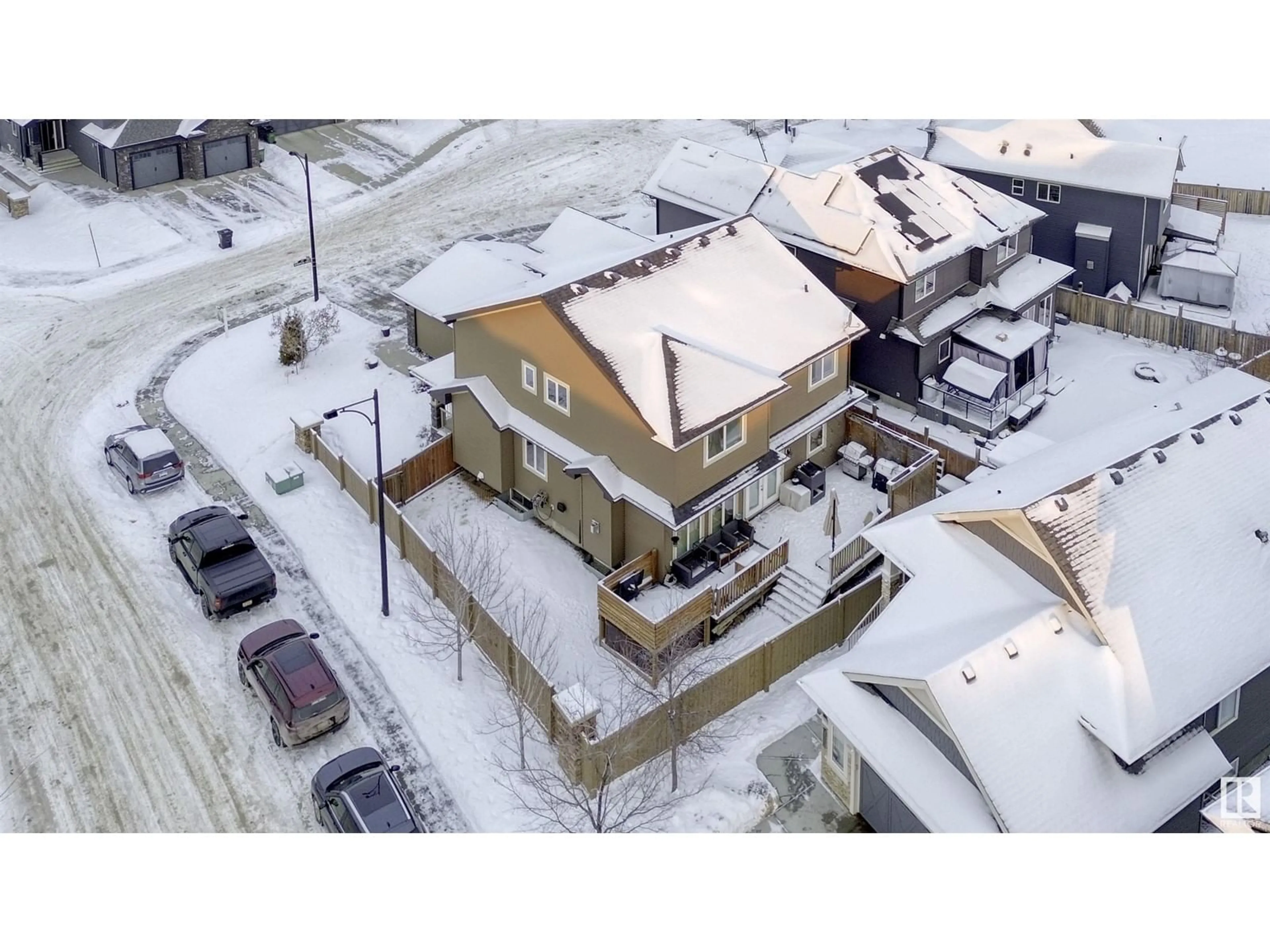 A pic from outside/outdoor area/front of a property/back of a property/a pic from drone, street for 3131 WINSPEAR CR, Edmonton Alberta T6X1P3