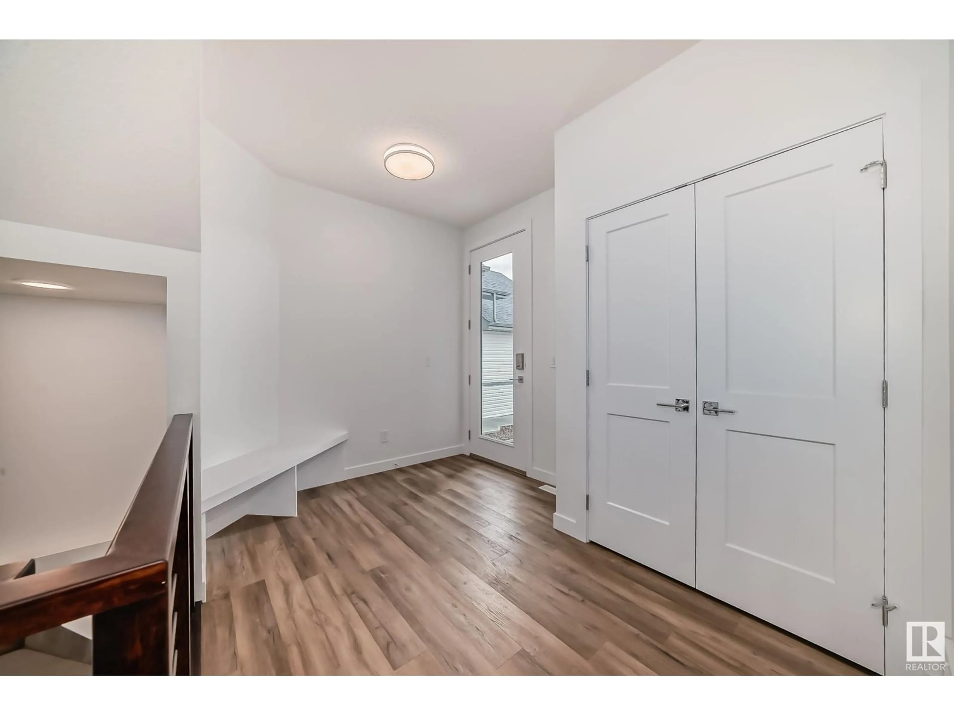 Indoor entryway for 10226 92A AV, Morinville Alberta T8R2R4
