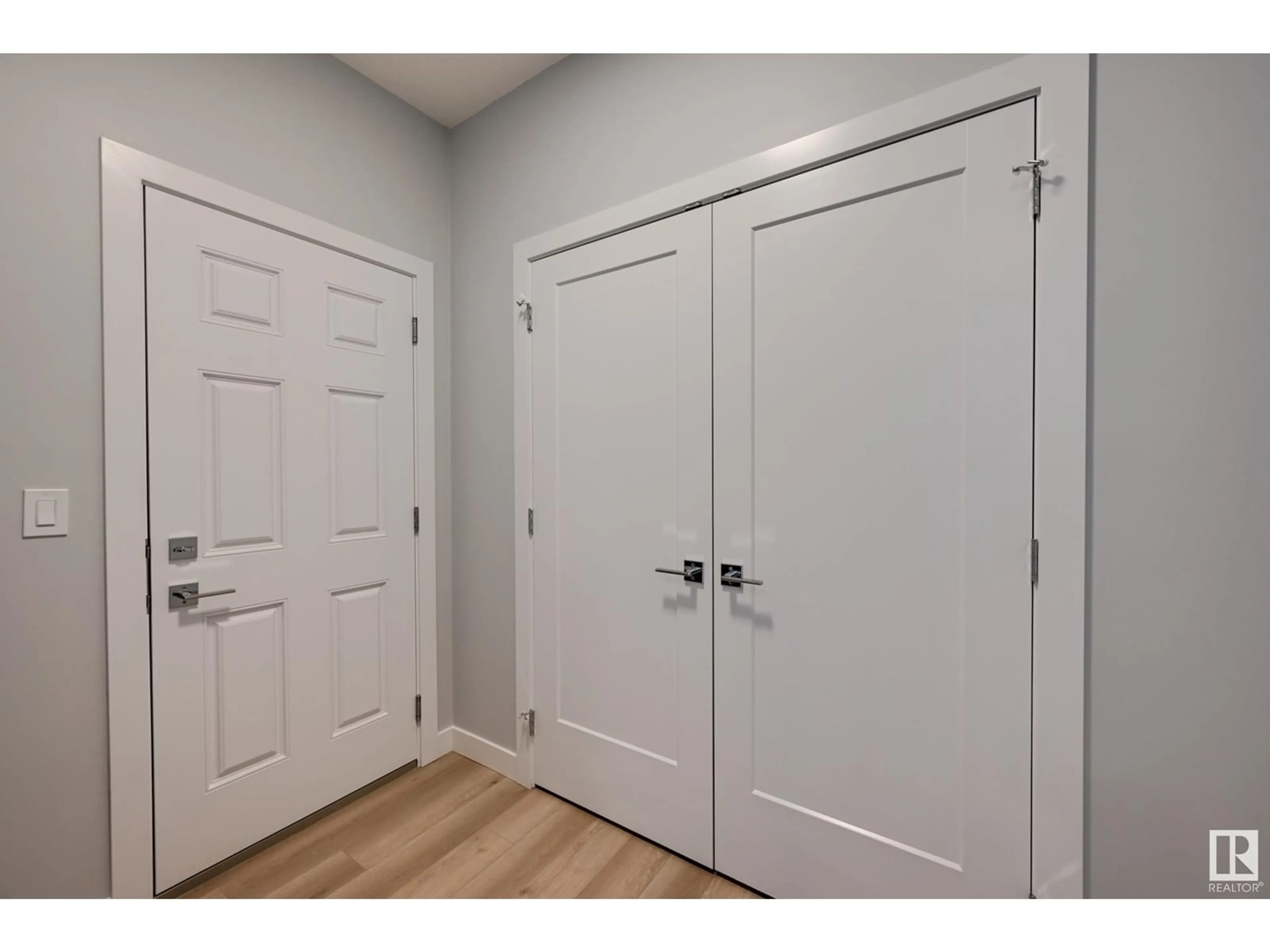 Indoor entryway for 10214 92A AV, Morinville Alberta T8R2R4