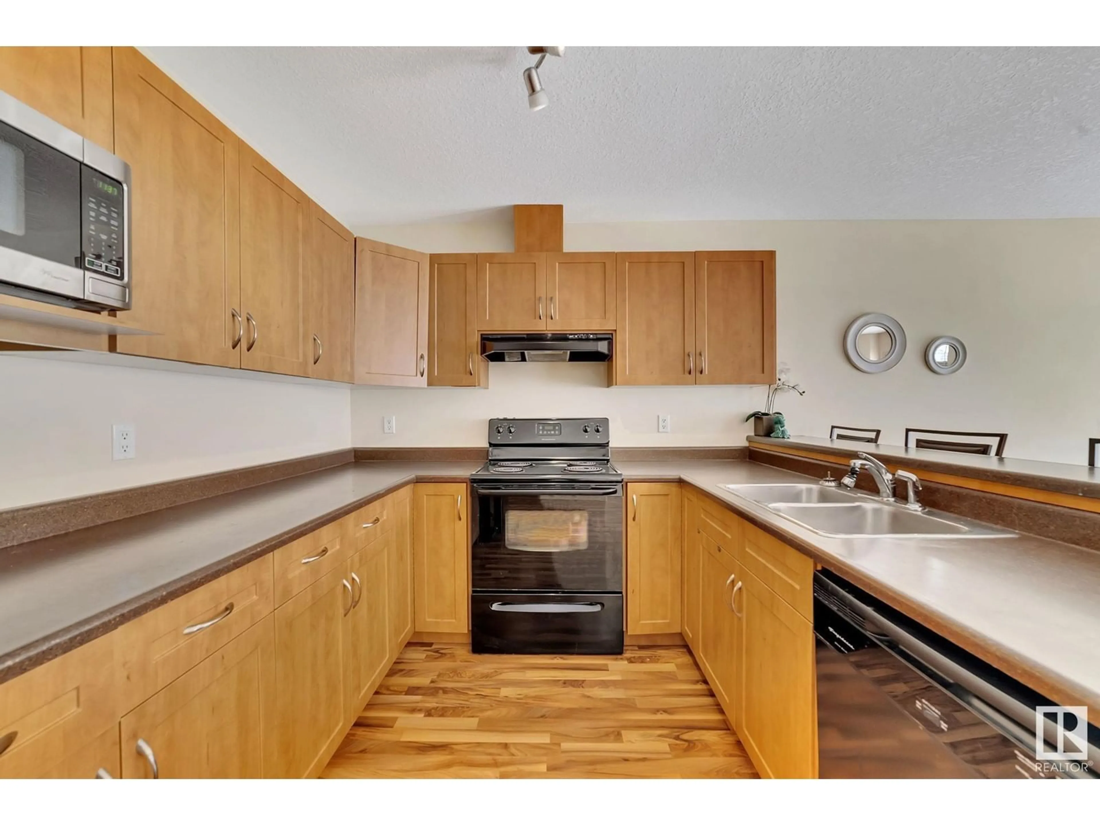 Standard kitchen, unknown for #5 - 16317 64 ST, Edmonton Alberta T5Y3M3