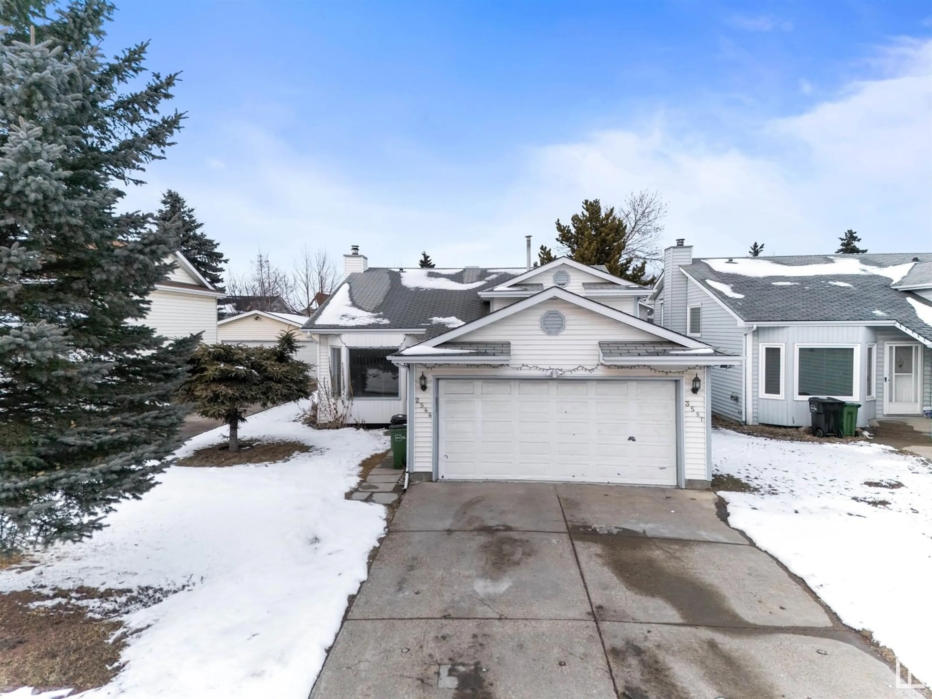 A pic from outside/outdoor area/front of a property/back of a property/a pic from drone, street for NW - 2544 35 ST, Edmonton Alberta T6L4G3