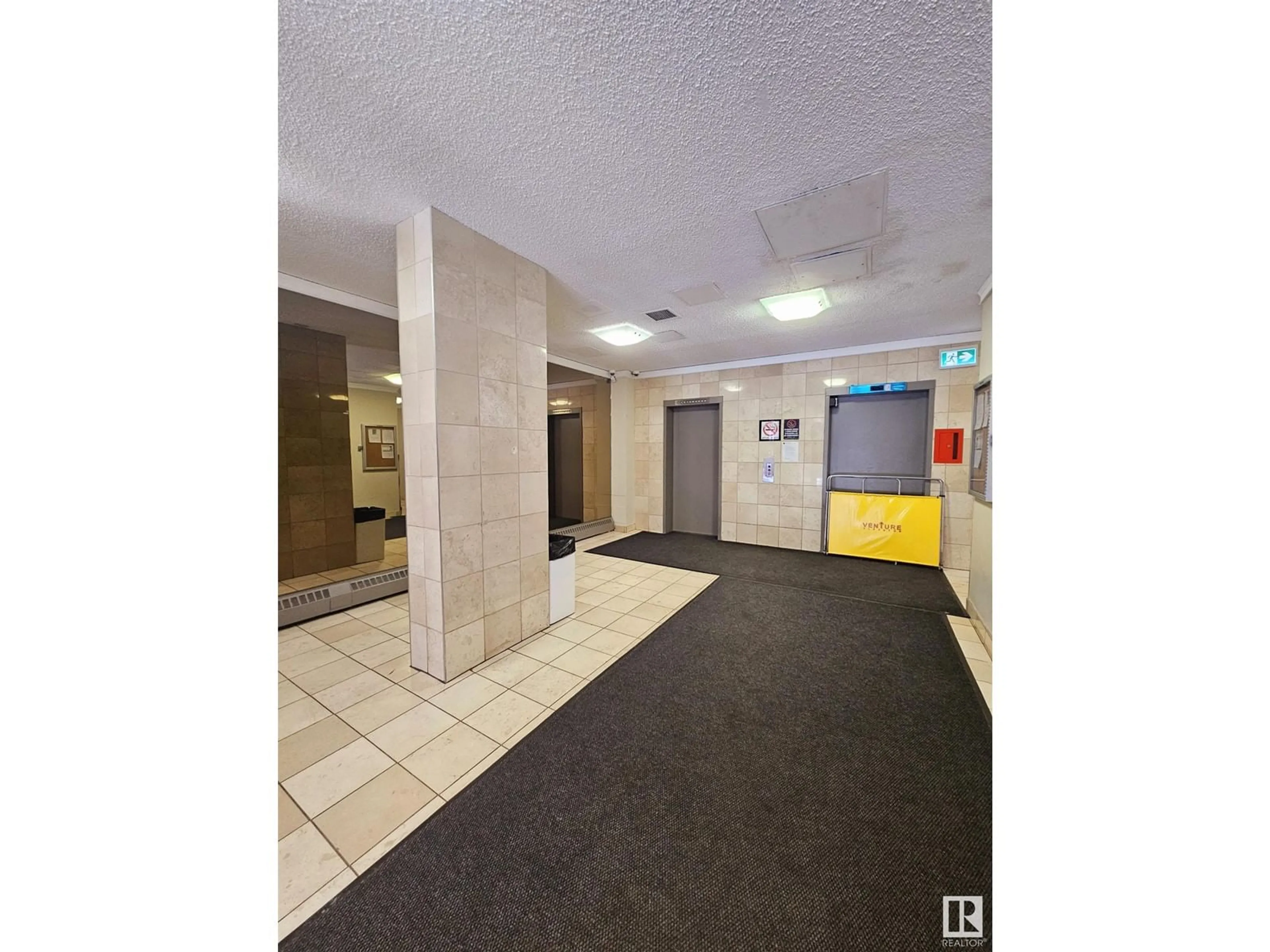 Indoor foyer for 207 - 12841 65 ST, Edmonton Alberta T5A4N4
