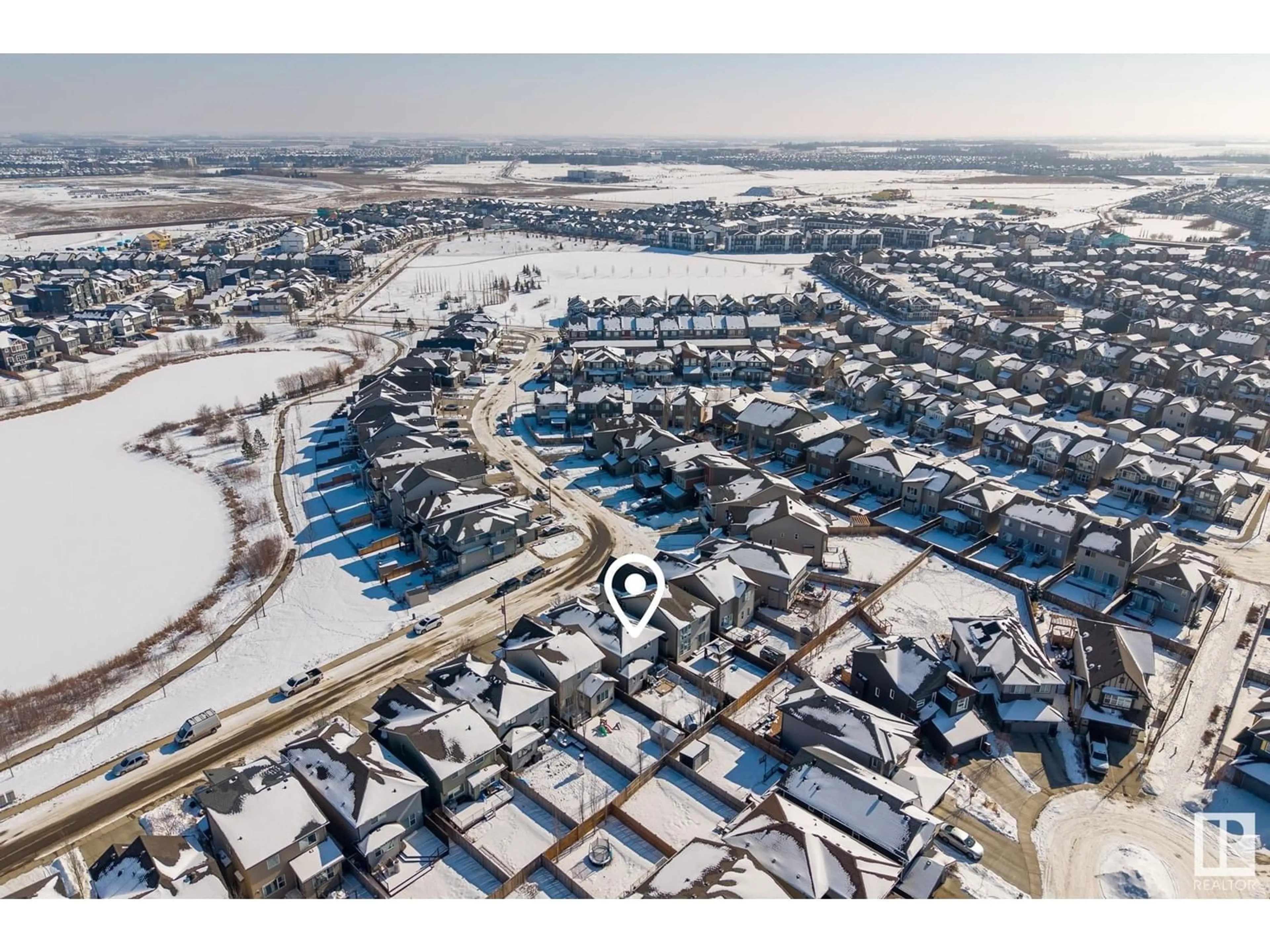 A pic from outside/outdoor area/front of a property/back of a property/a pic from drone, street for 3395 PARKER LO SW, Edmonton Alberta T6W3A8