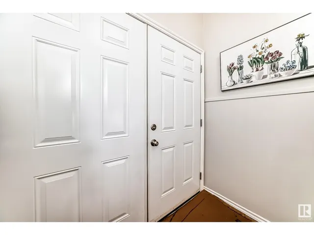 11512 145 AV NW, Edmonton 4