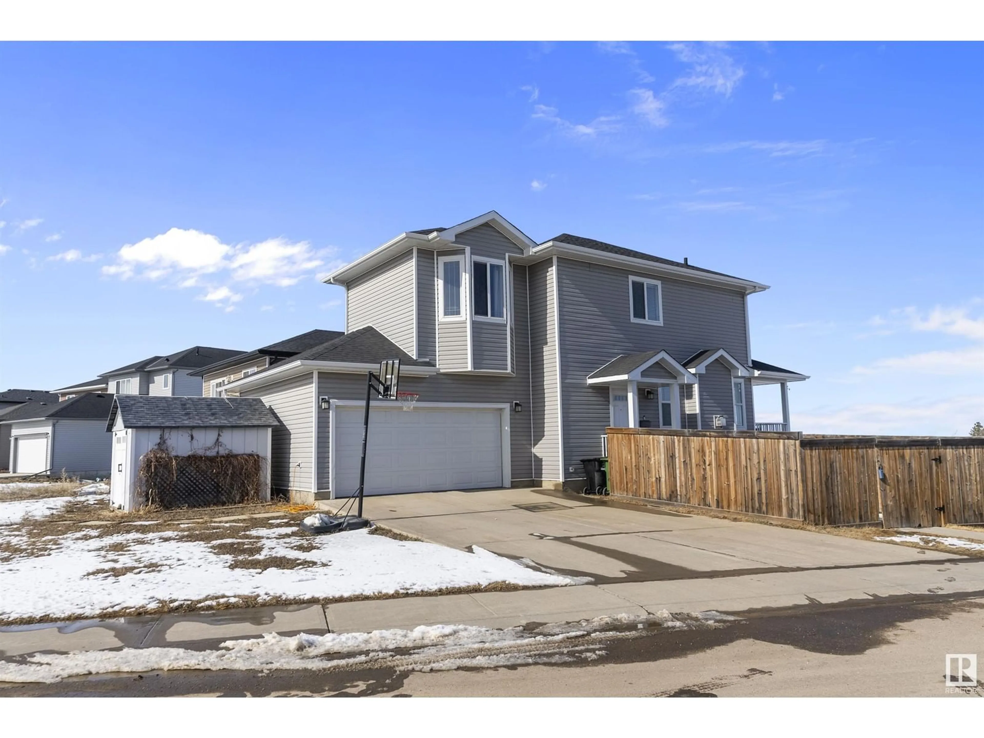 Home with vinyl exterior material, street for 6901 50 AVE, Camrose Alberta T4V5C6