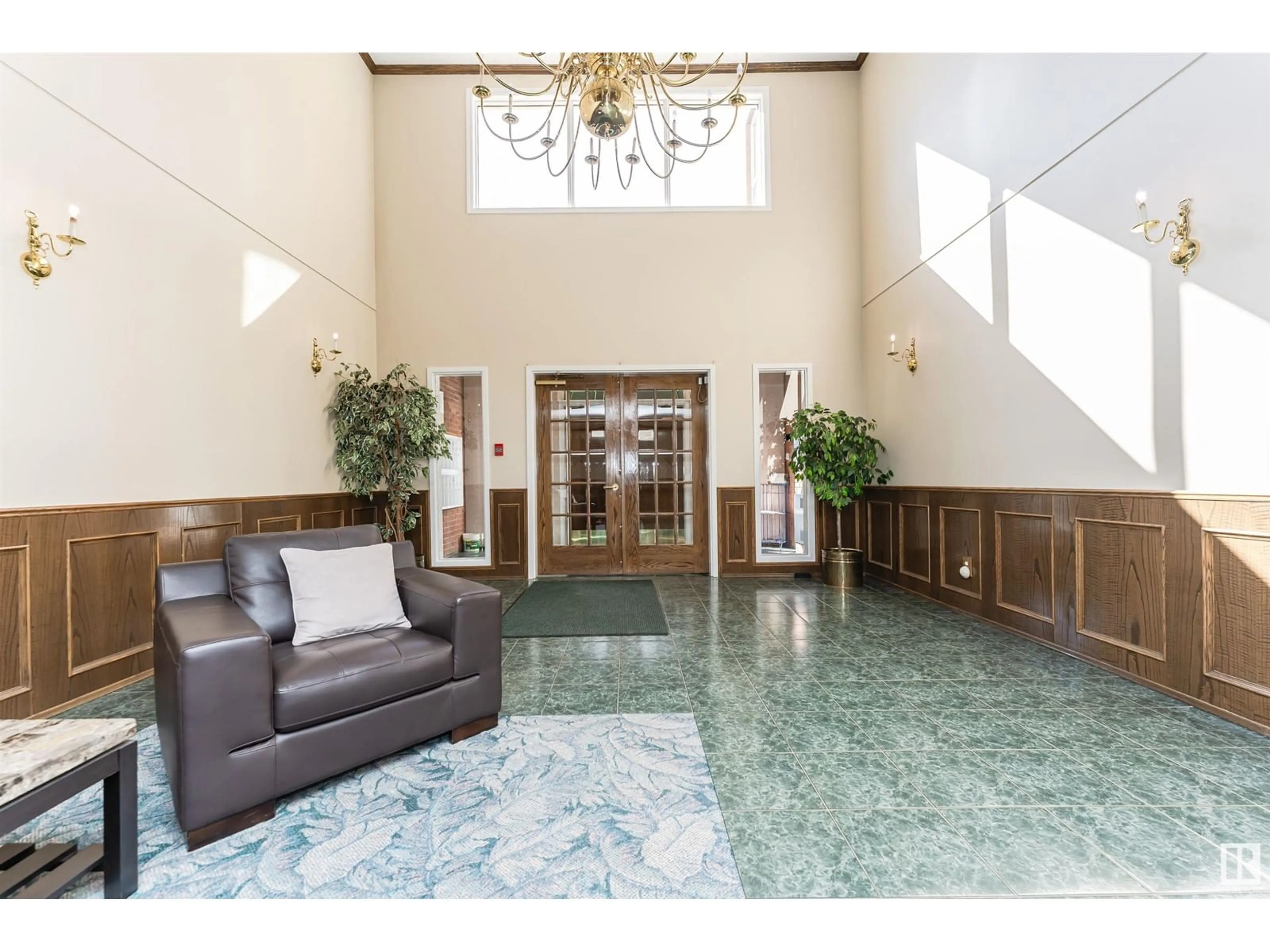 Lobby for 301 SIR WINSTON CHURCHILL AV, St. Albert Alberta T8N0G3