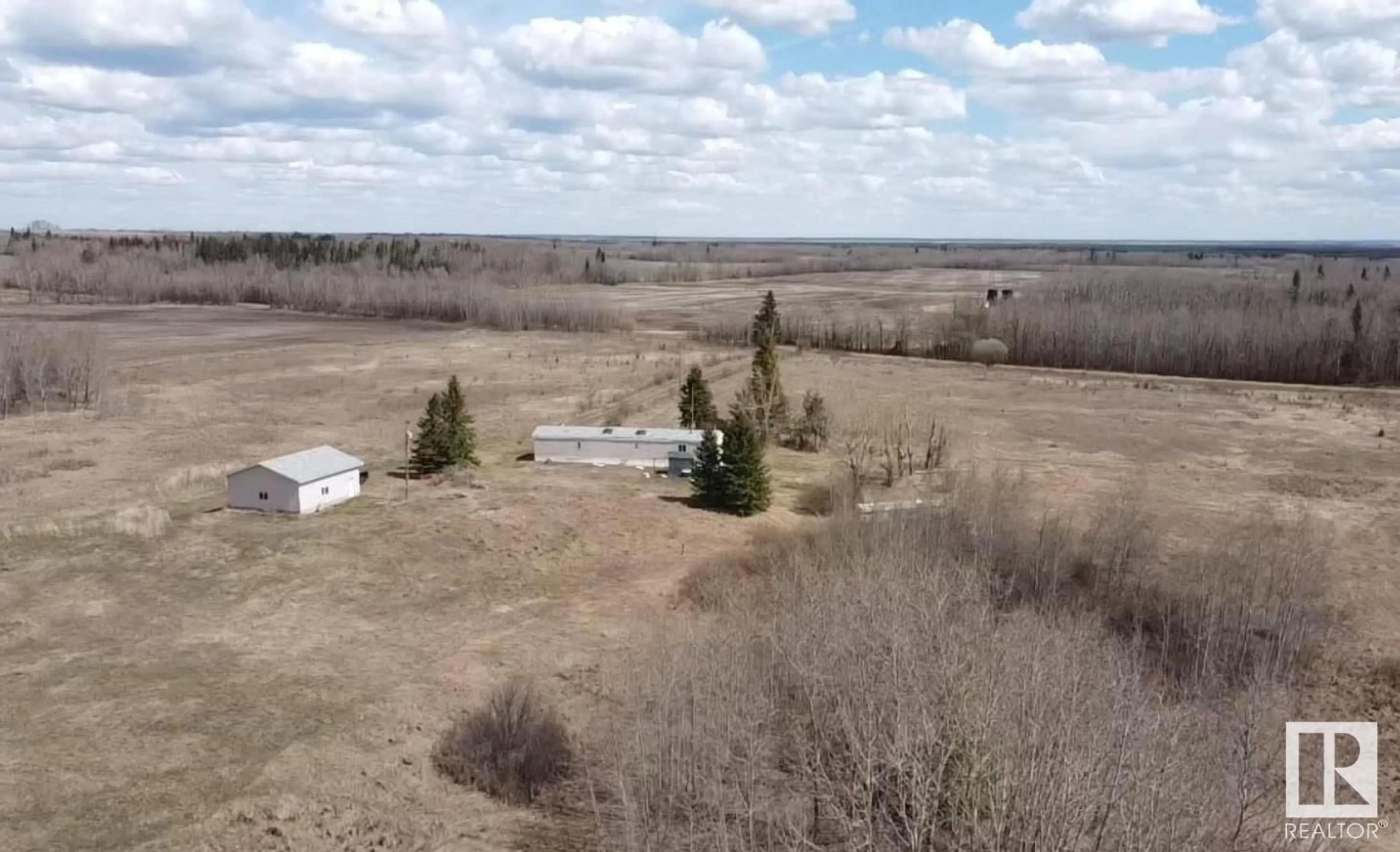 A pic from outside/outdoor area/front of a property/back of a property/a pic from drone, unknown for 58528 RANGE ROAD 171, Rural Smoky Lake County Alberta T0A3C0