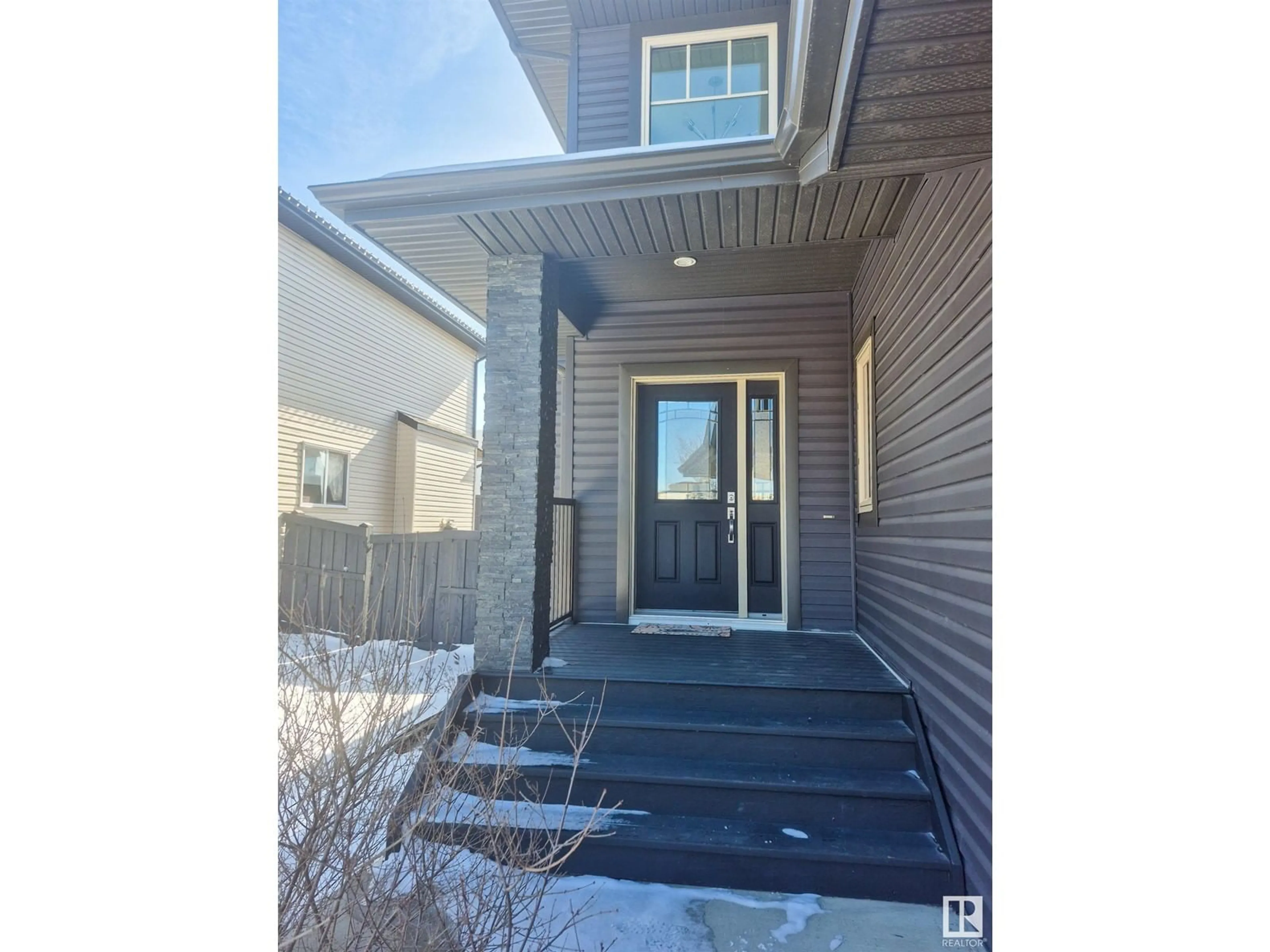 Indoor entryway for SW - 17347 11 AV, Edmonton Alberta T6W1Z6