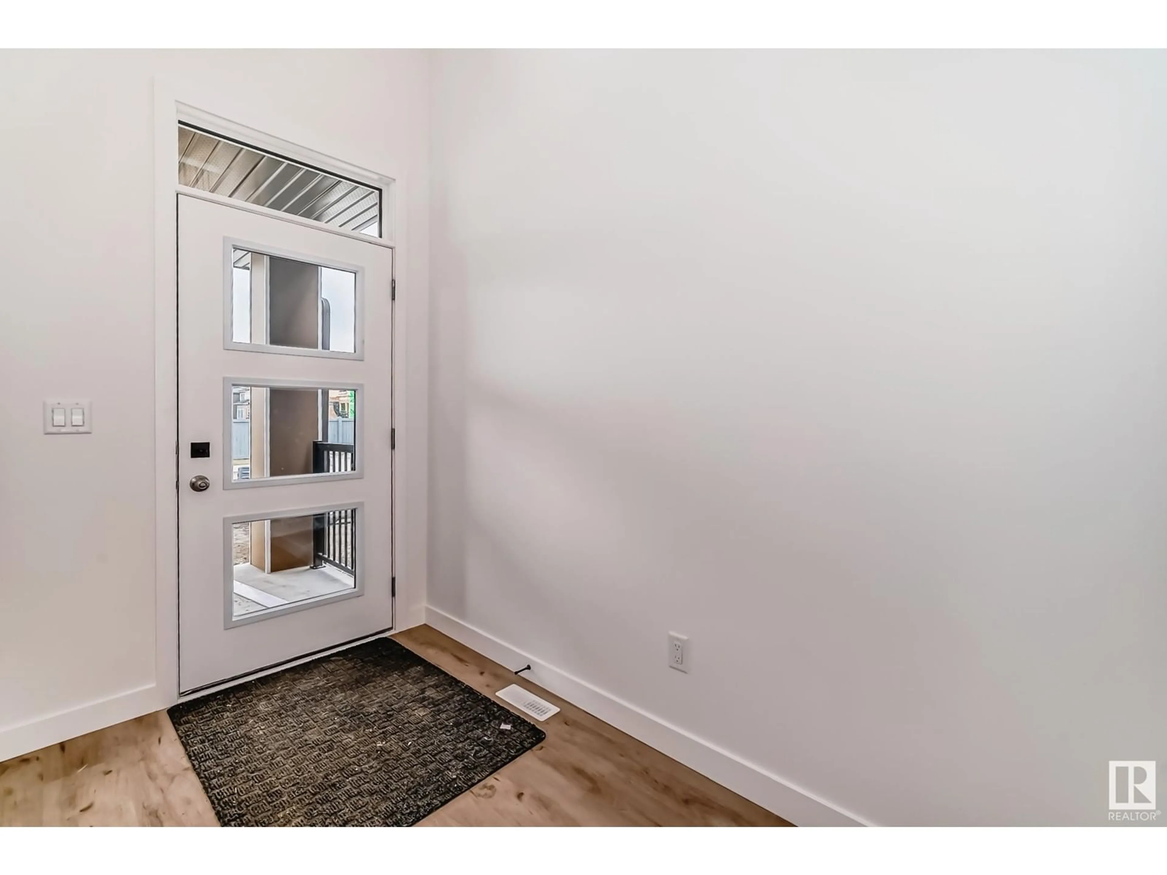 Indoor entryway for 5735 KOOTOOK WY, Edmonton Alberta T6W4V9