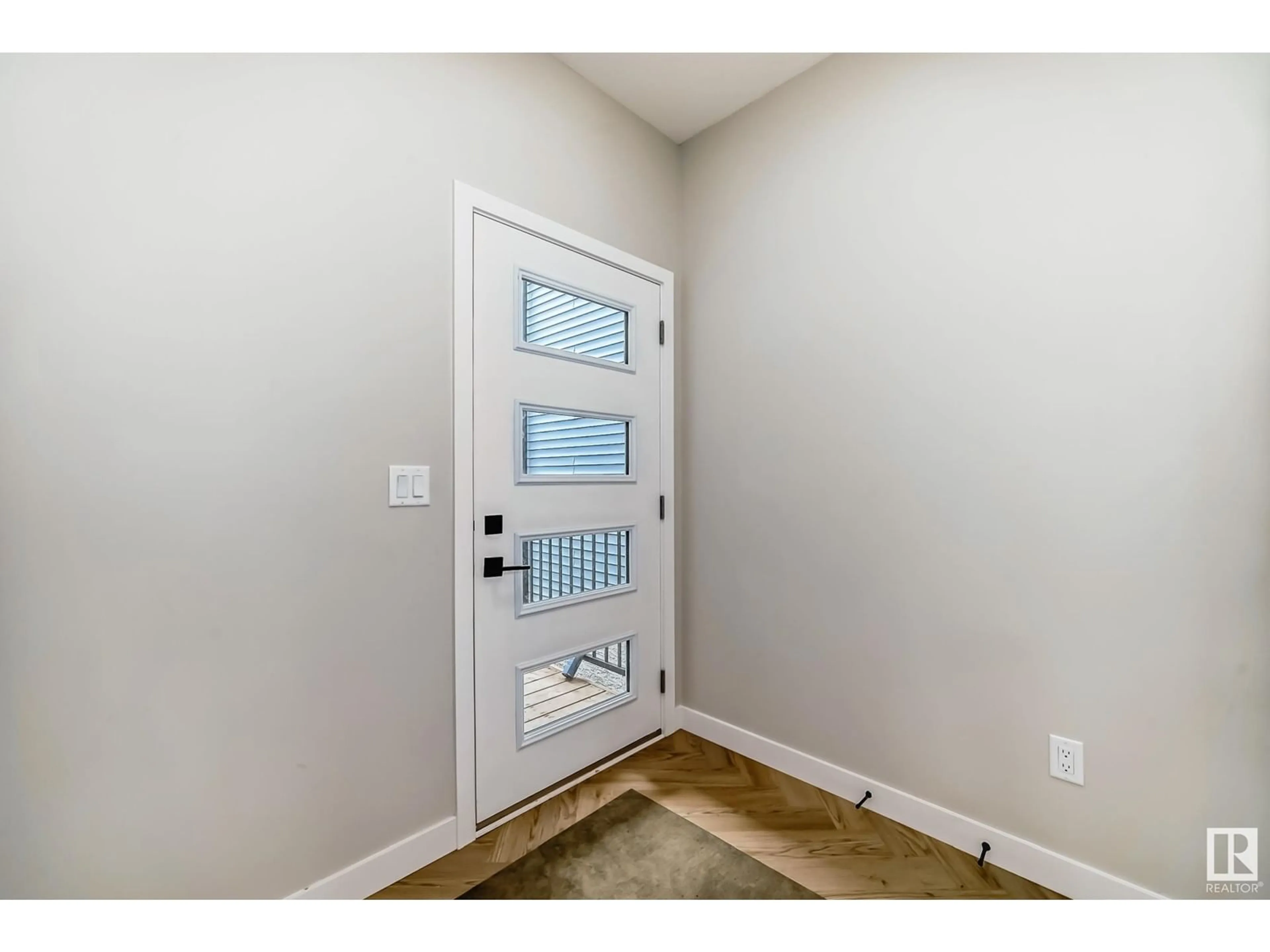 Indoor entryway for SW - 8209 KIRIAK LO, Edmonton Alberta T6W5S2