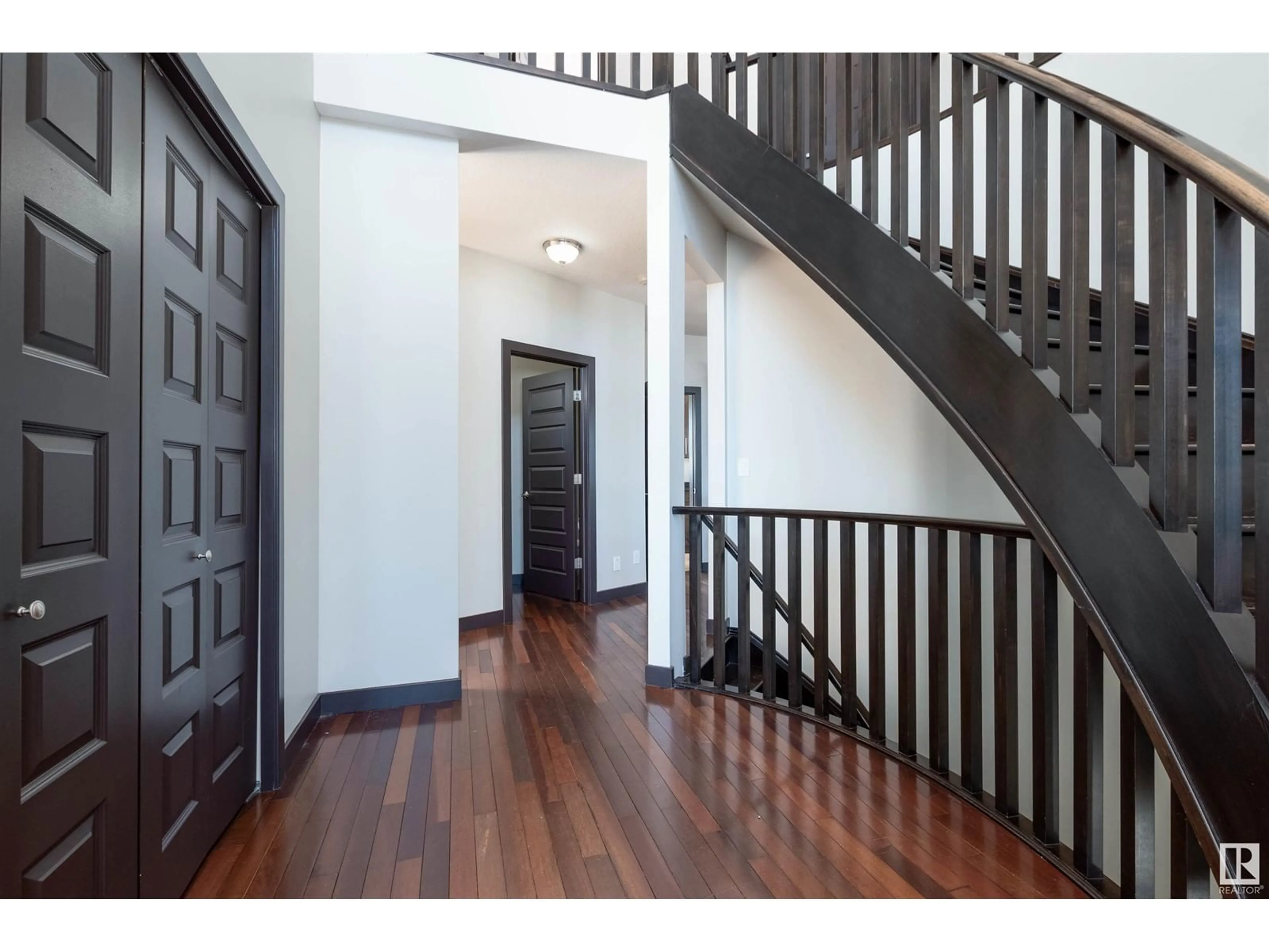 Indoor foyer for 21251 TWP ROAD 524, Rural Strathcona County Alberta T8G2E9