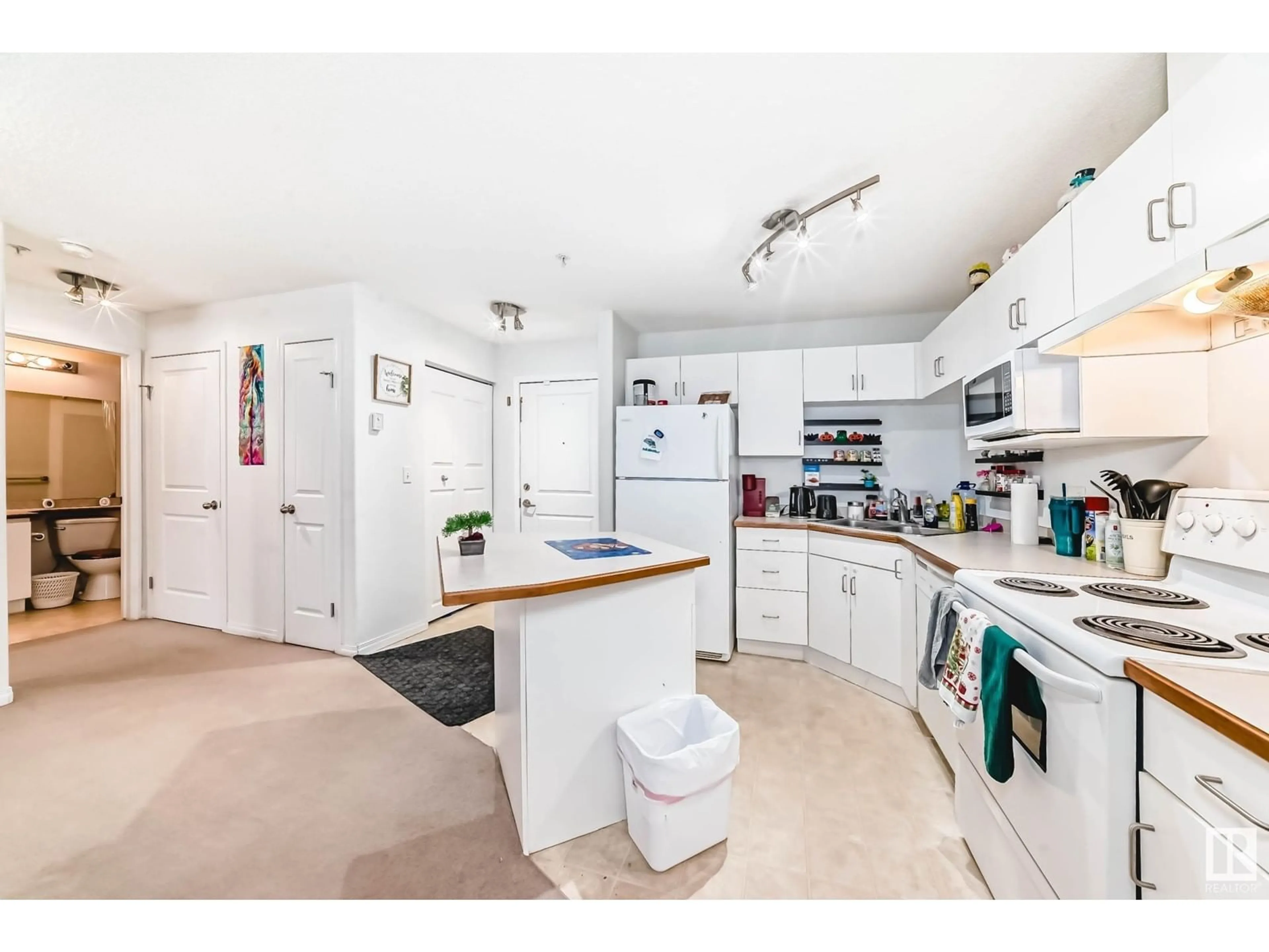 Unknown for #112 - 16221 95 ST, Edmonton Alberta T5H4L9