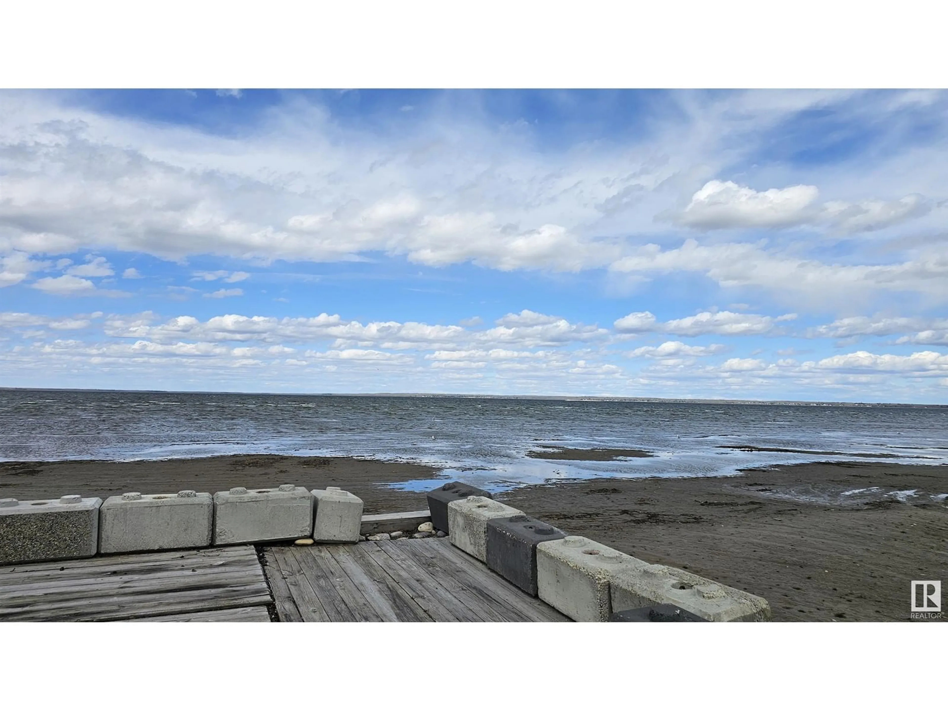 Blurry image for 5403 51 AV, Rural Lac Ste. Anne County Alberta T0E0A0