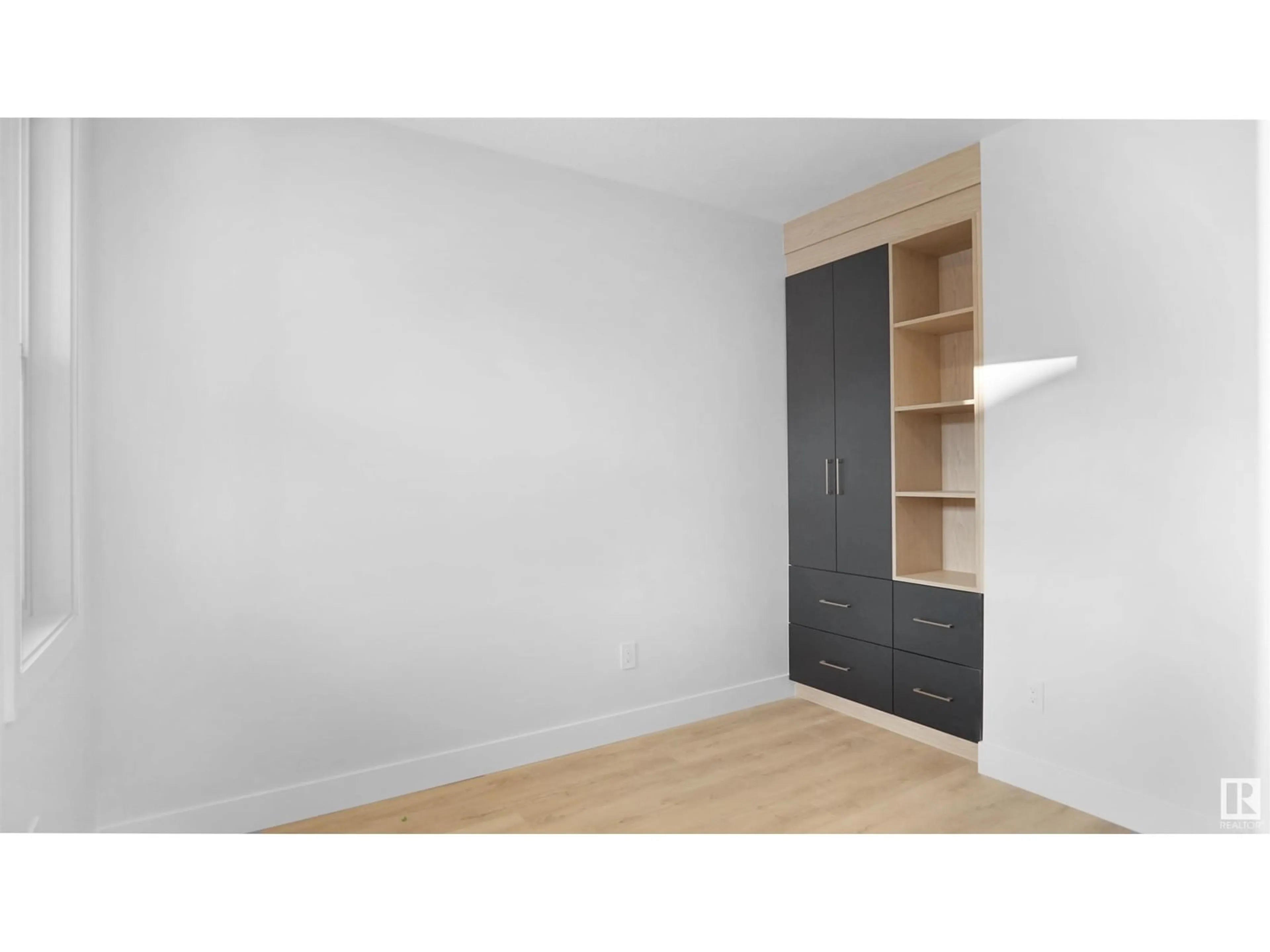 Storage room or clothes room or walk-in closet for 38 TILIA PL, Spruce Grove Alberta T7X0Z3