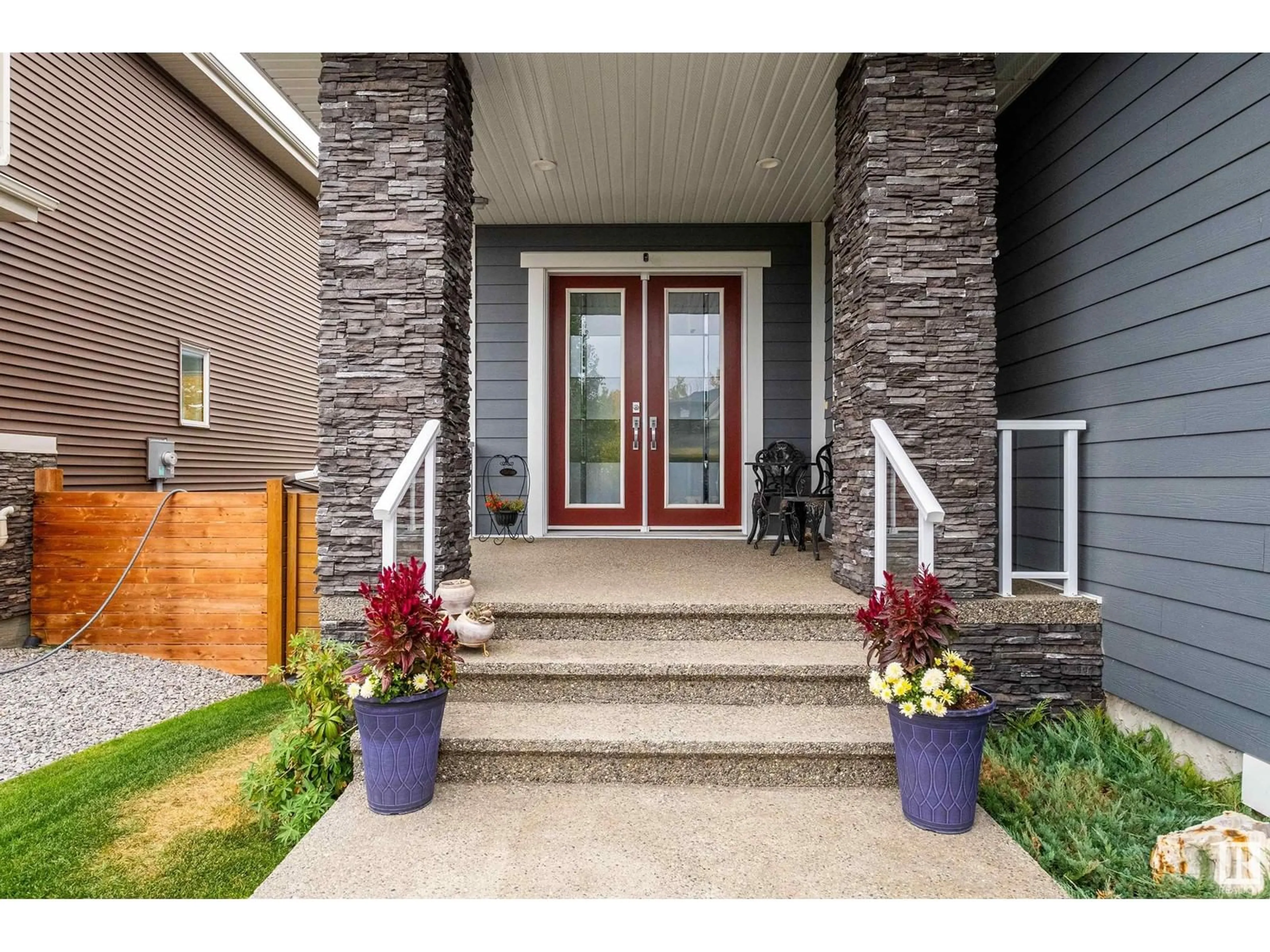 Indoor entryway for 42 KENTON WOODS LN, Spruce Grove Alberta T7X0P8