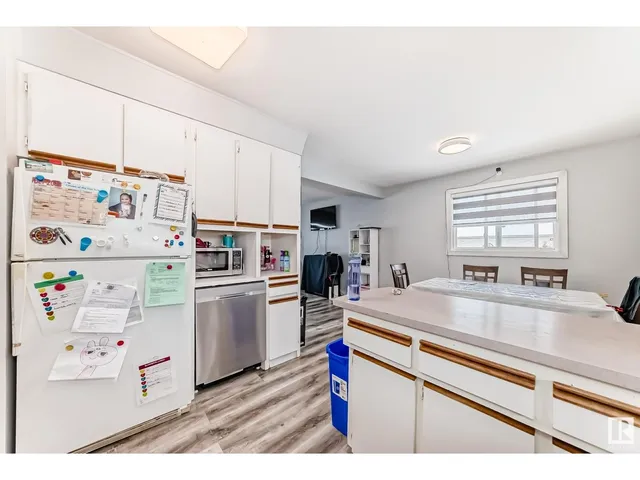 8808 29 Avenue NW, Edmonton 5