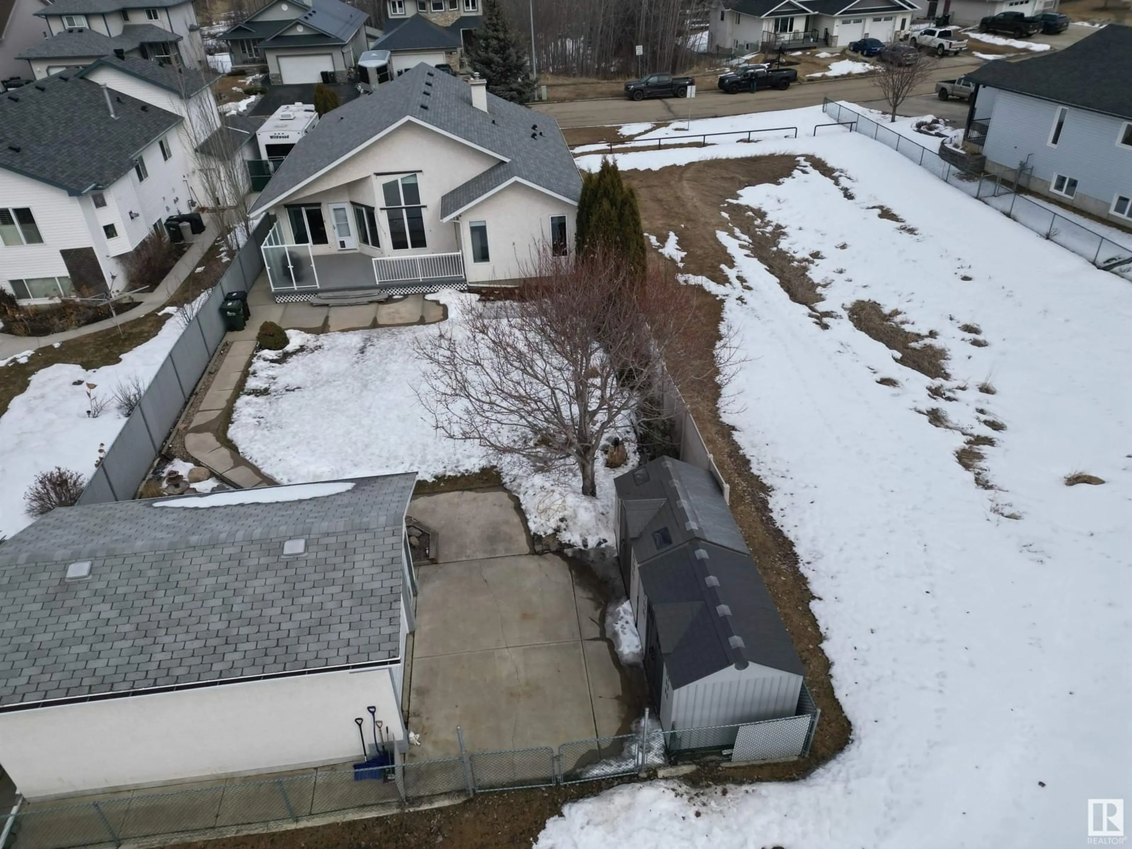 A pic from outside/outdoor area/front of a property/back of a property/a pic from drone, street for 27 SECOND AV, Ardrossan Alberta T8E2A2