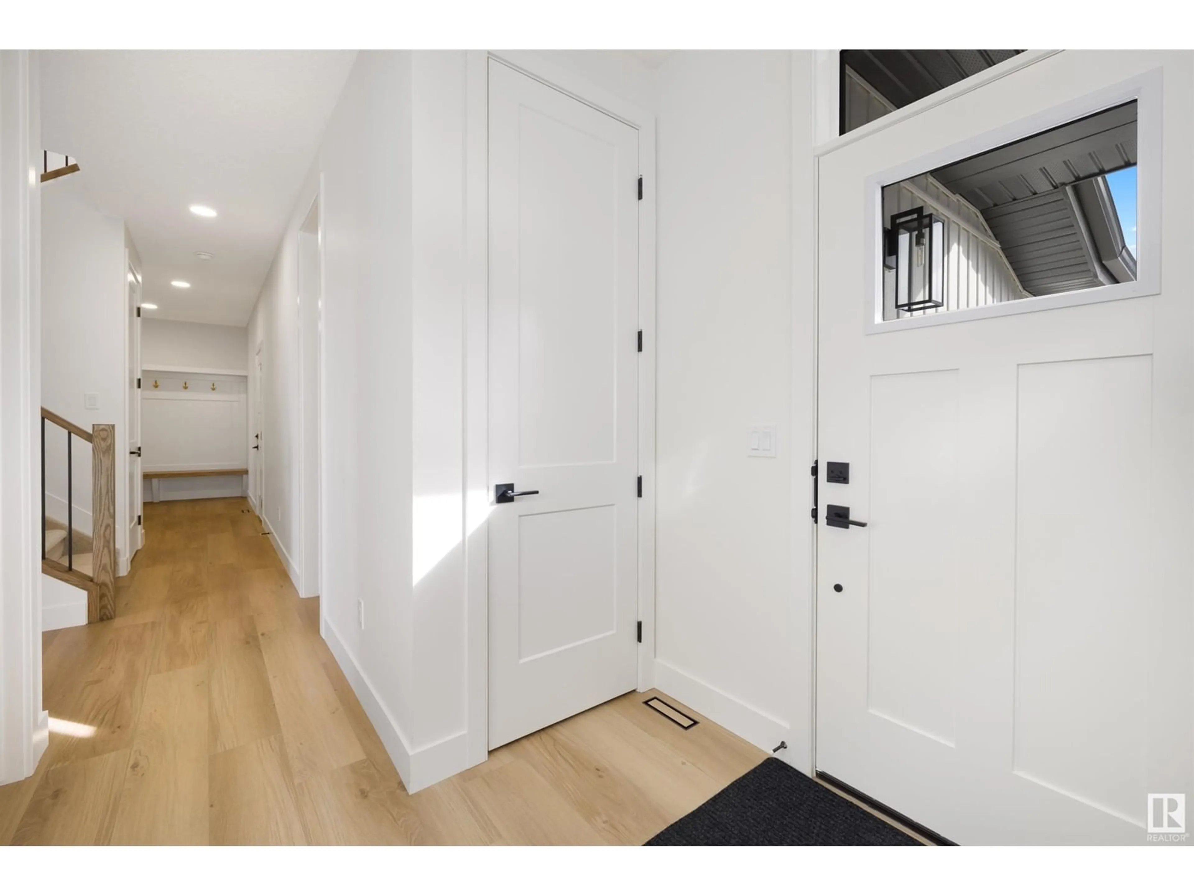Indoor entryway for 37 DARBY CR, Spruce Grove Alberta T7X0W9
