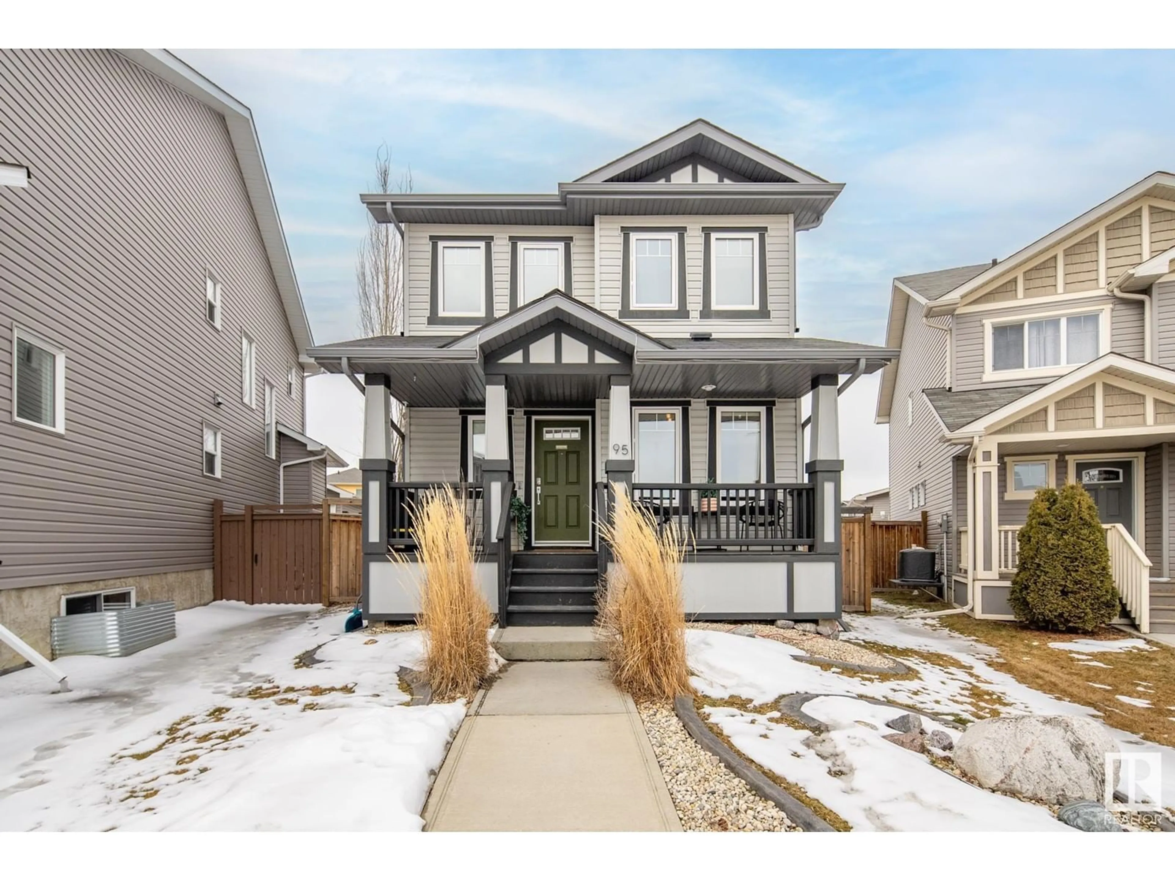Home with vinyl exterior material, street for 95 HEWITT CI, Spruce Grove Alberta T7X0P2