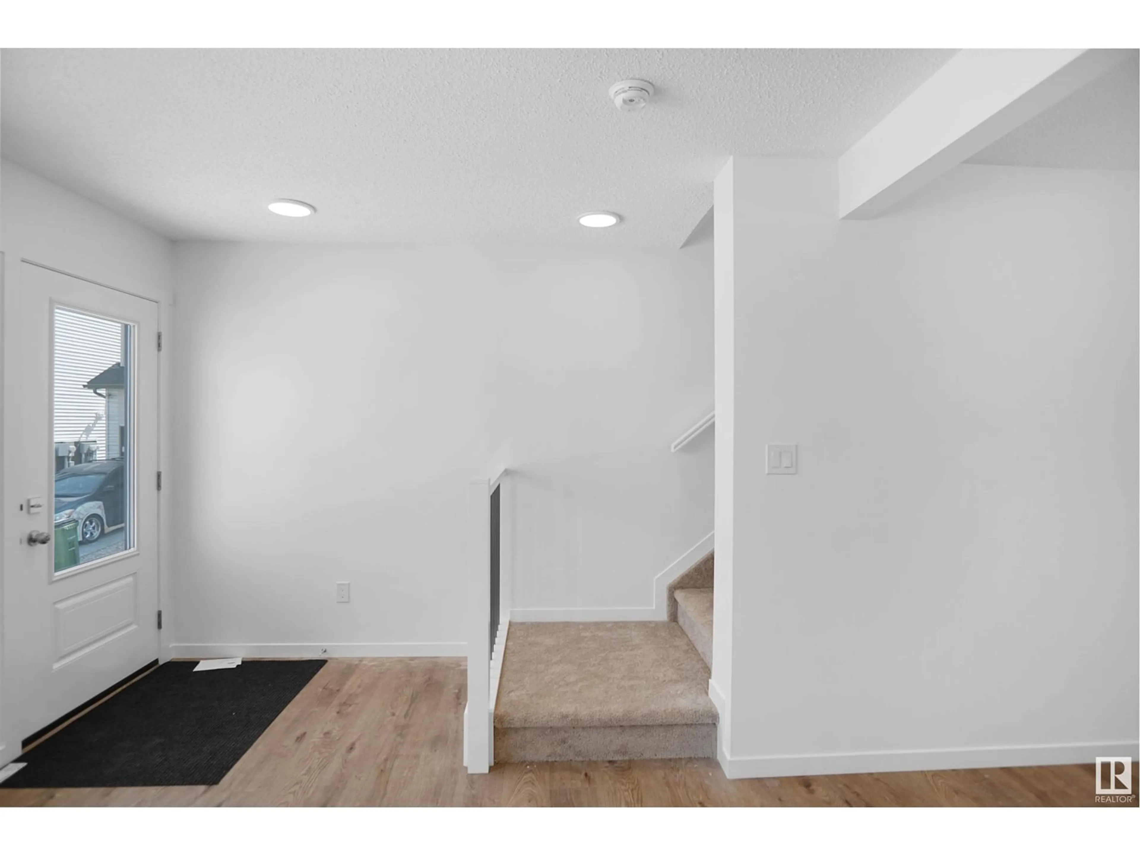 Unknown for NW - 2039 210 ST, Edmonton Alberta T6M3H6