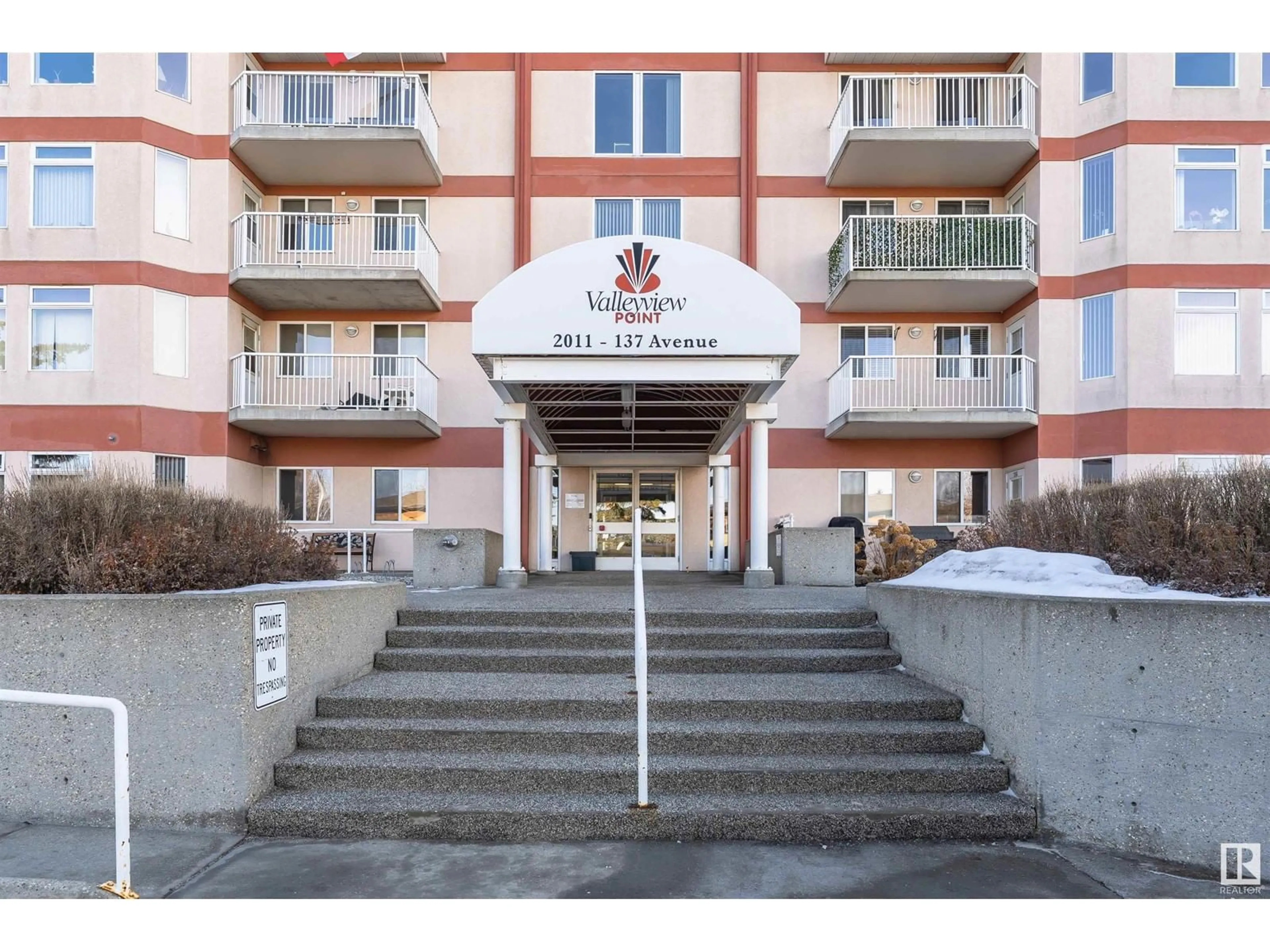 Floor plan for #111 - 2011 137 AV, Edmonton Alberta T5A4W2