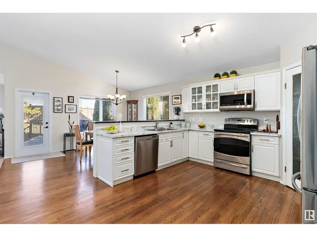 949 BURROWS CR NW, Edmonton 5