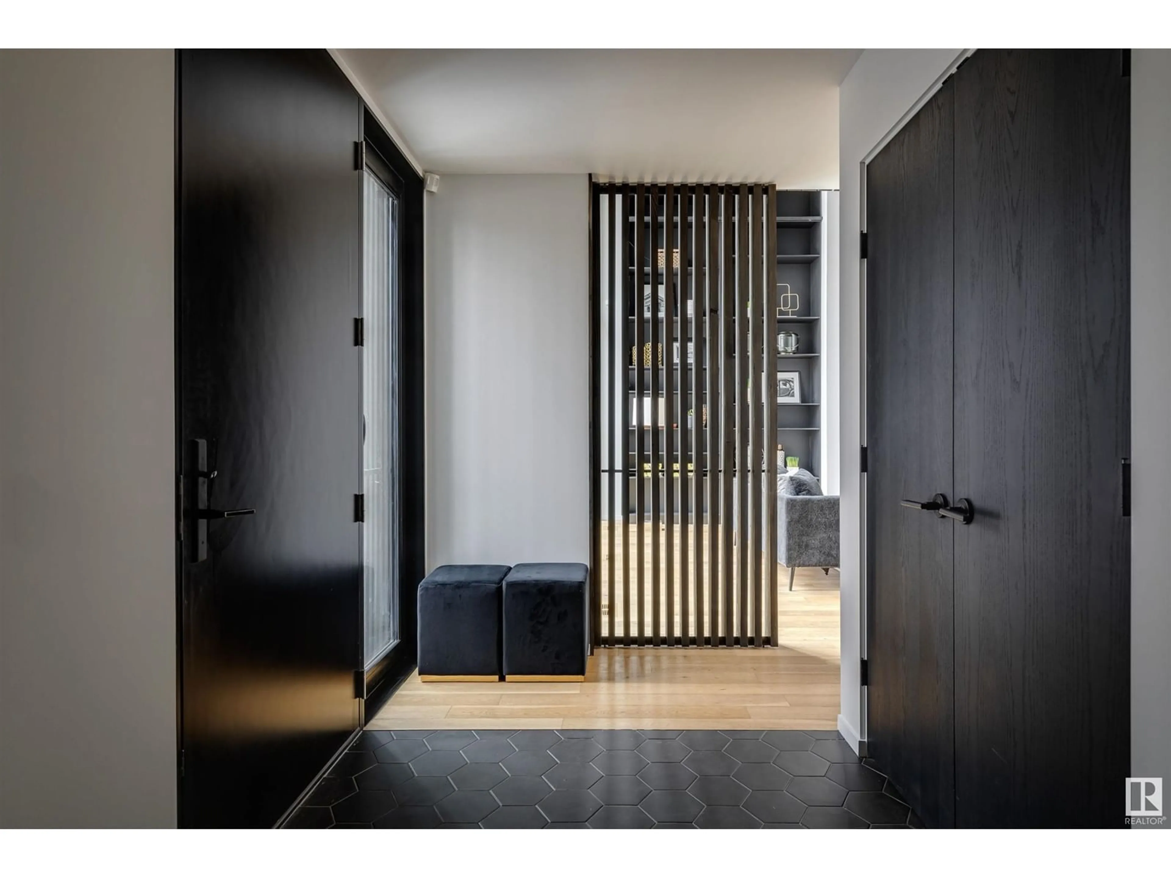 Indoor entryway for NW - 10210 130 ST, Edmonton Alberta T5N1X5